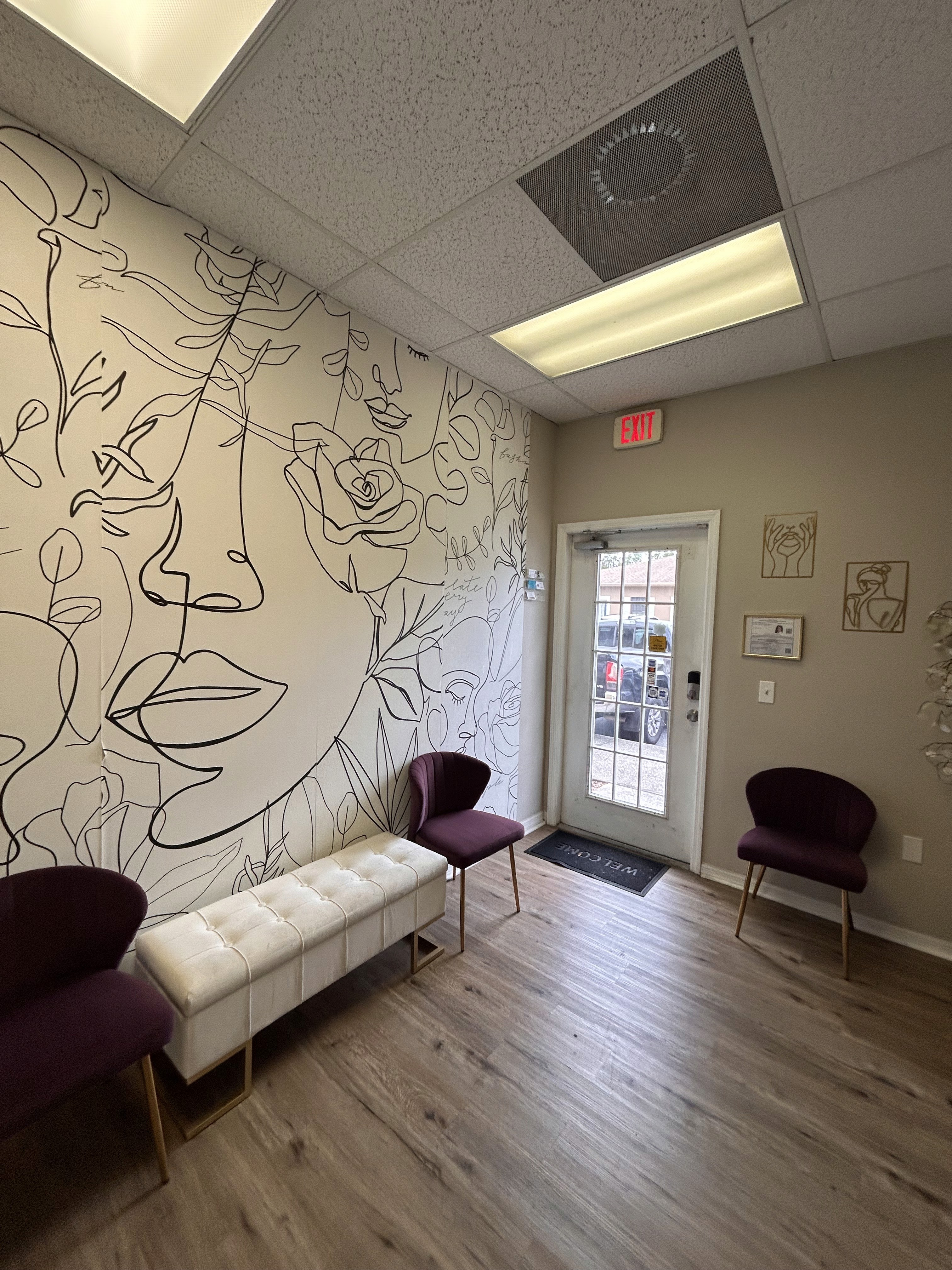 Clean and comfortable space to serve you in Tampa, FL