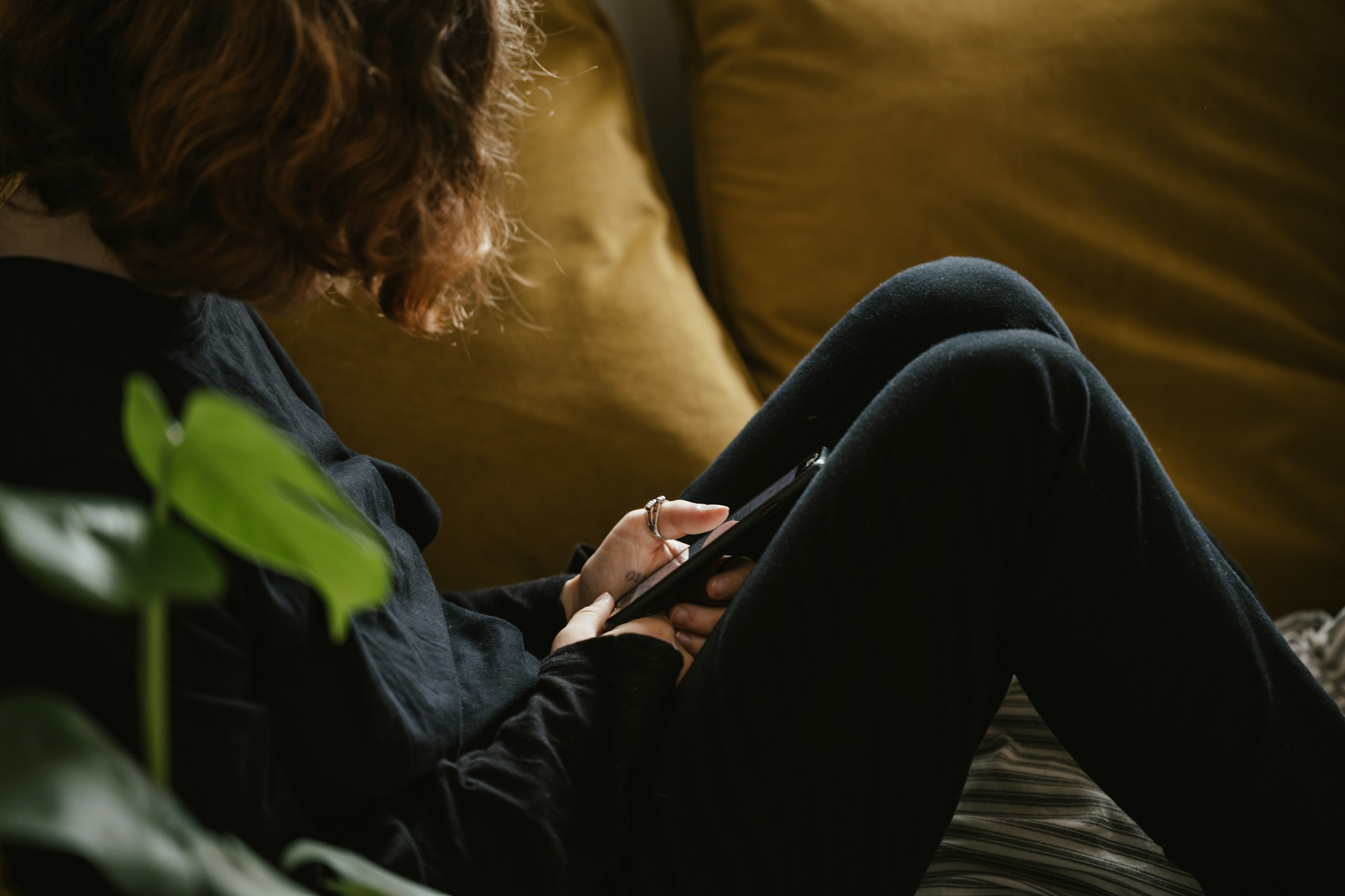 Man hoppar i sängen