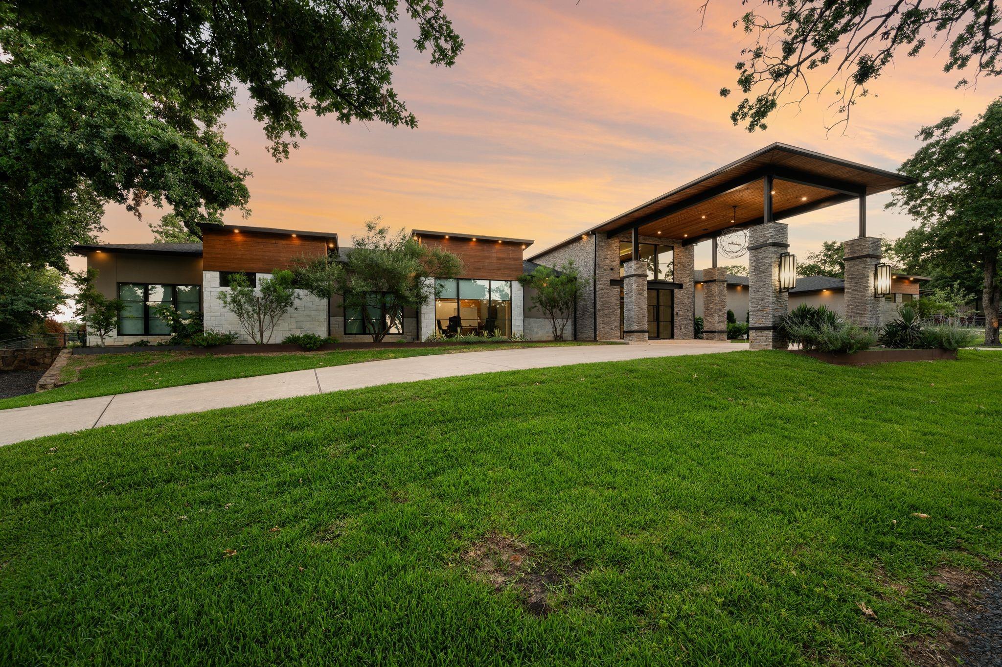 916 dove creek front