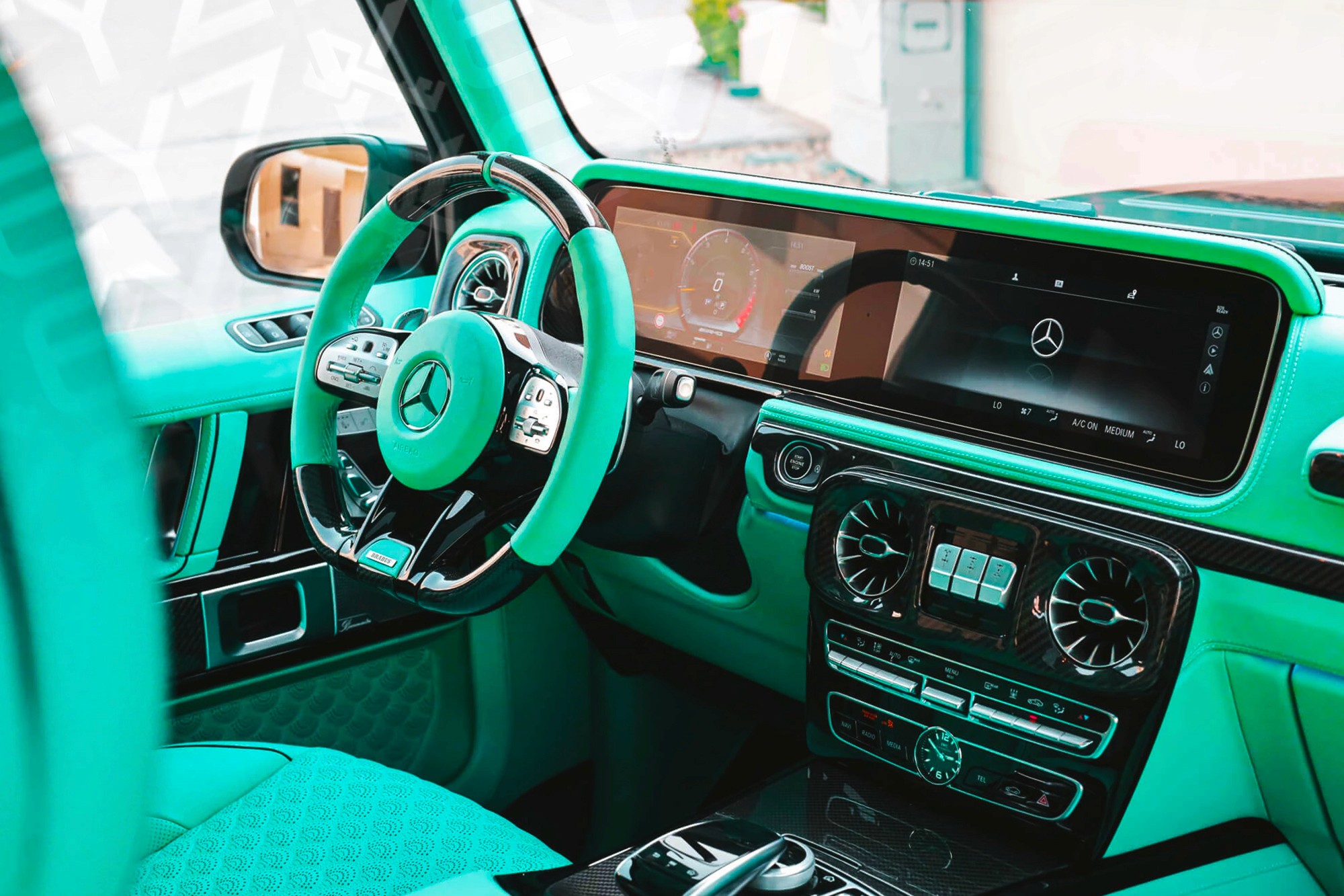 Vue interieur Mercedes G 800 AMG Brabus Gris – Location SUV à Dubaï | Keyz Rent