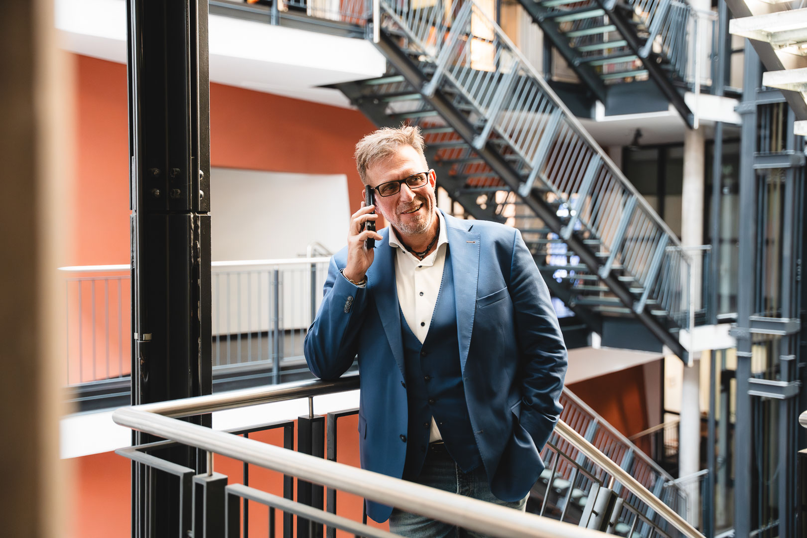 Coach explaining stuff to an athlete