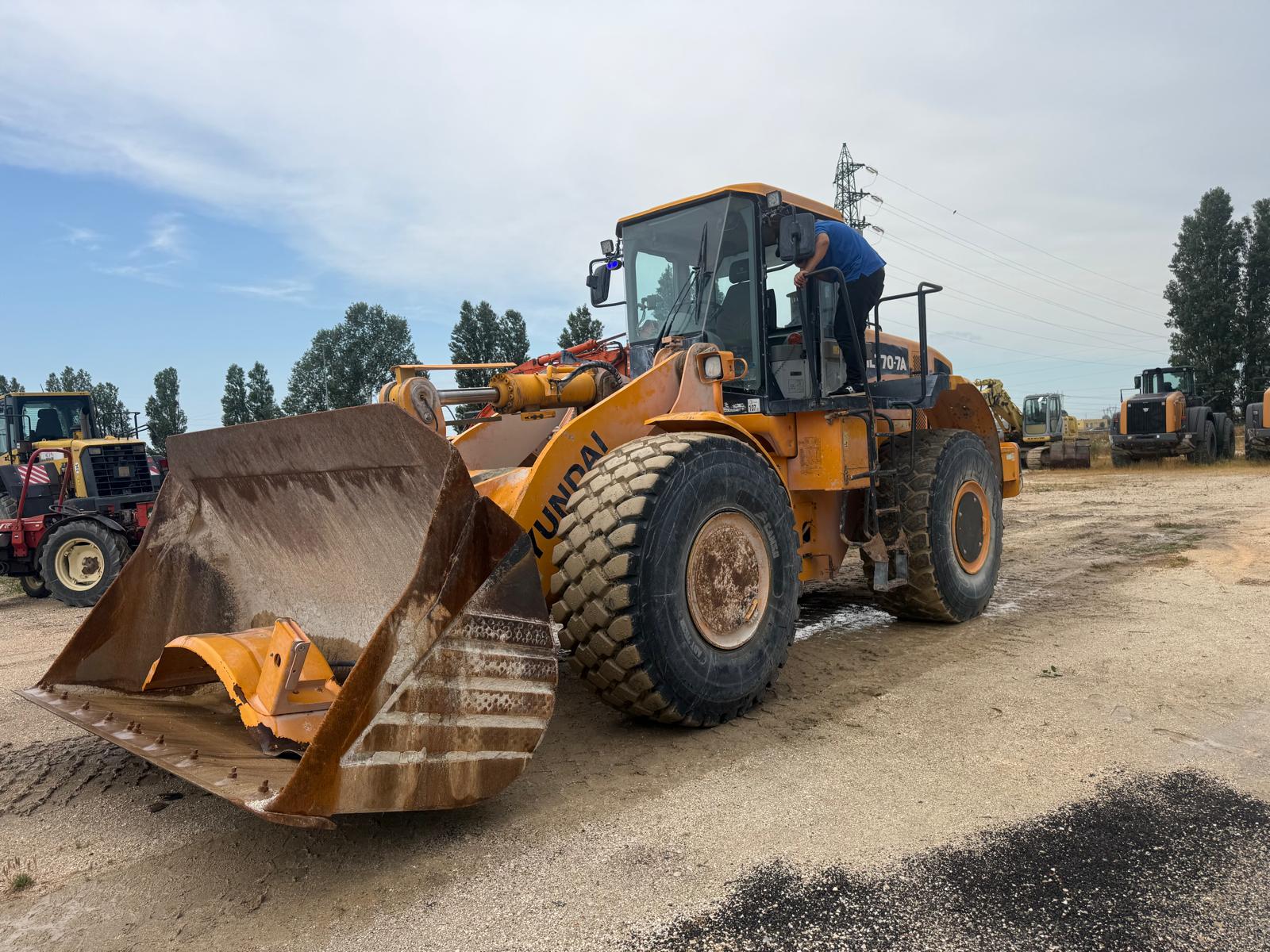 Escavatore Caterpillar usato