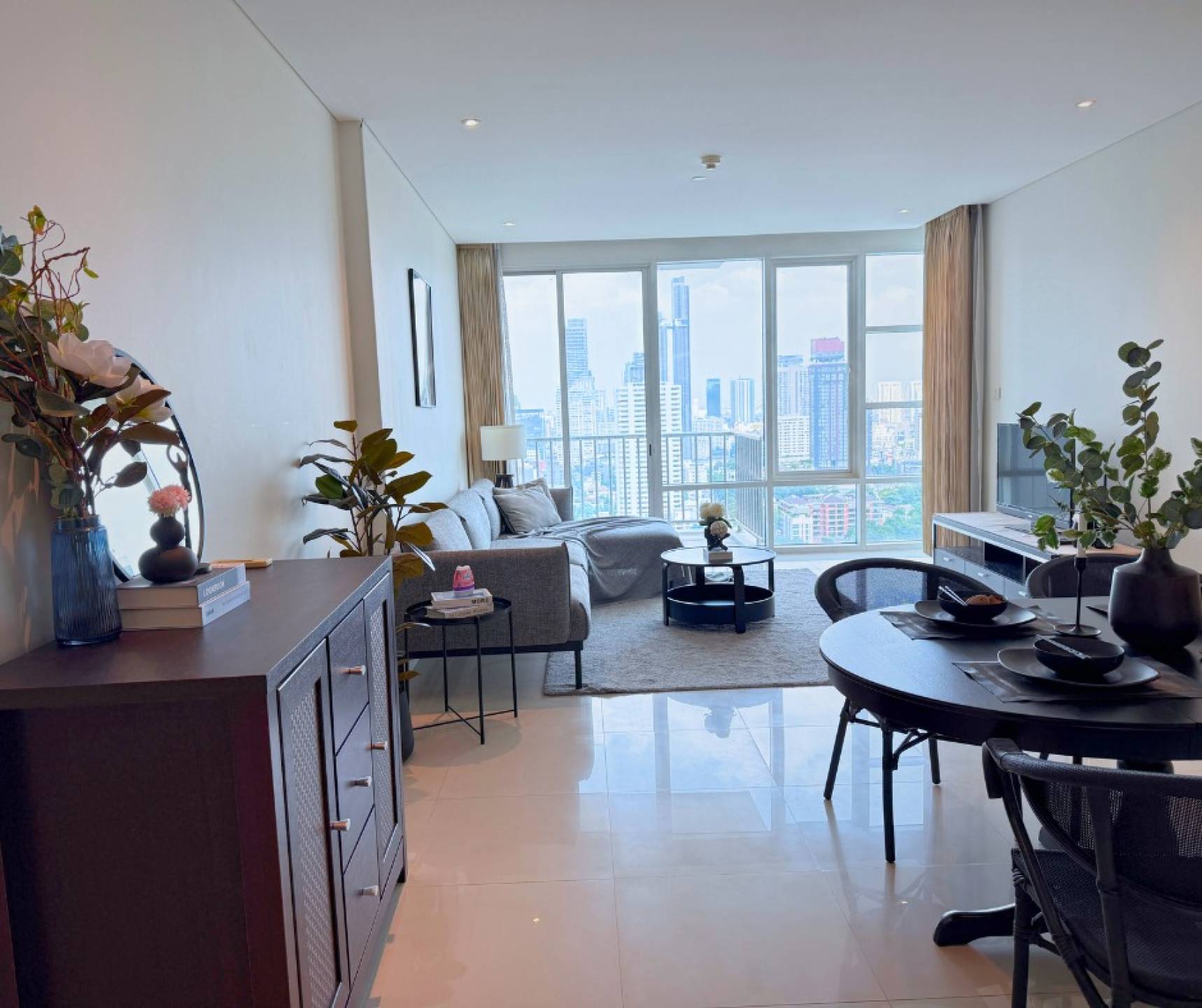Fullerton Sukhumvit 2 Bedroom Pet-Friendly Condo 1