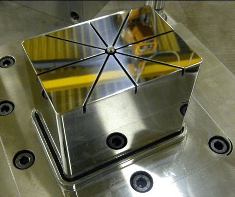 Scientist in laboratorium