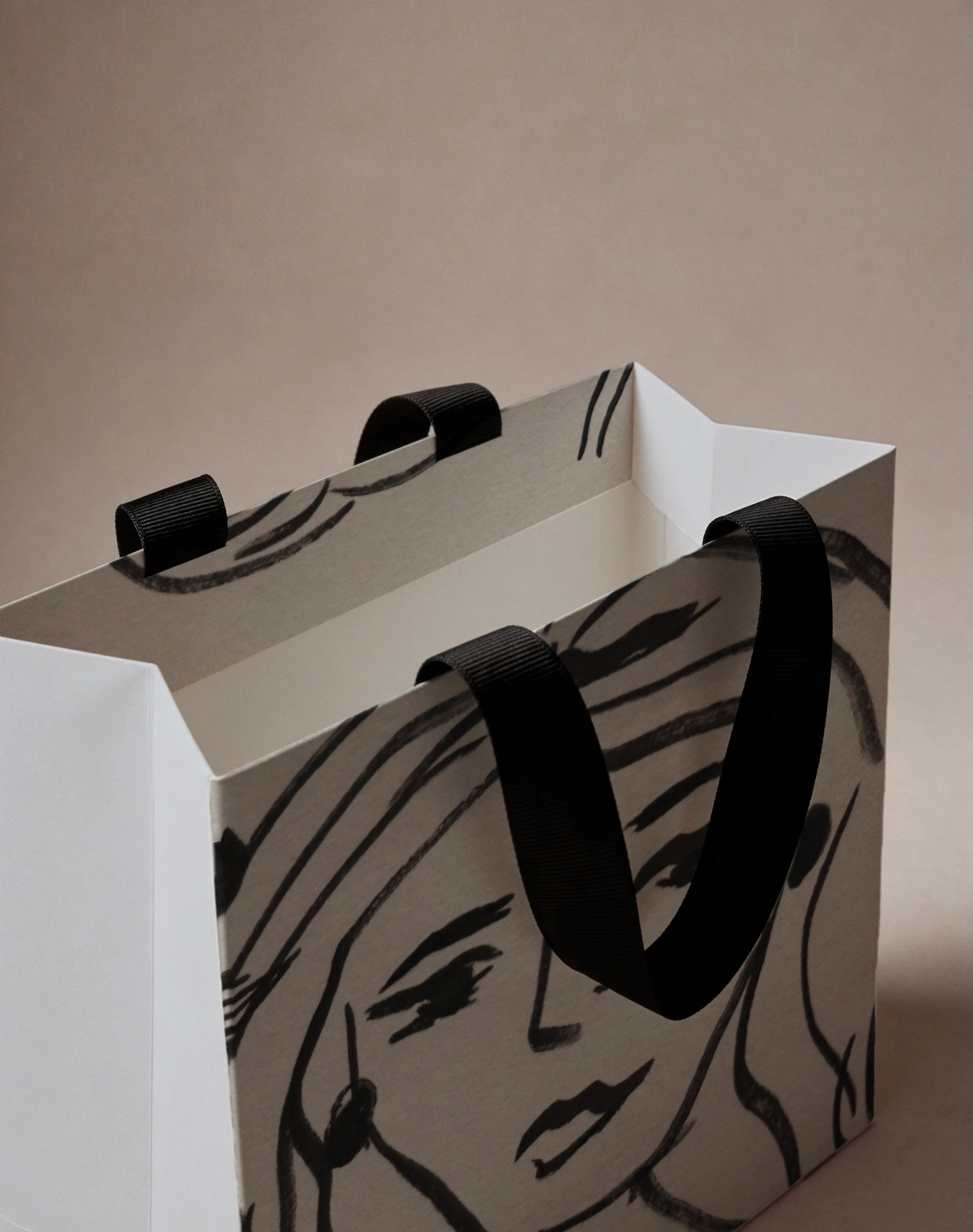 Custom Paper Bag Design for Retail & Boutique