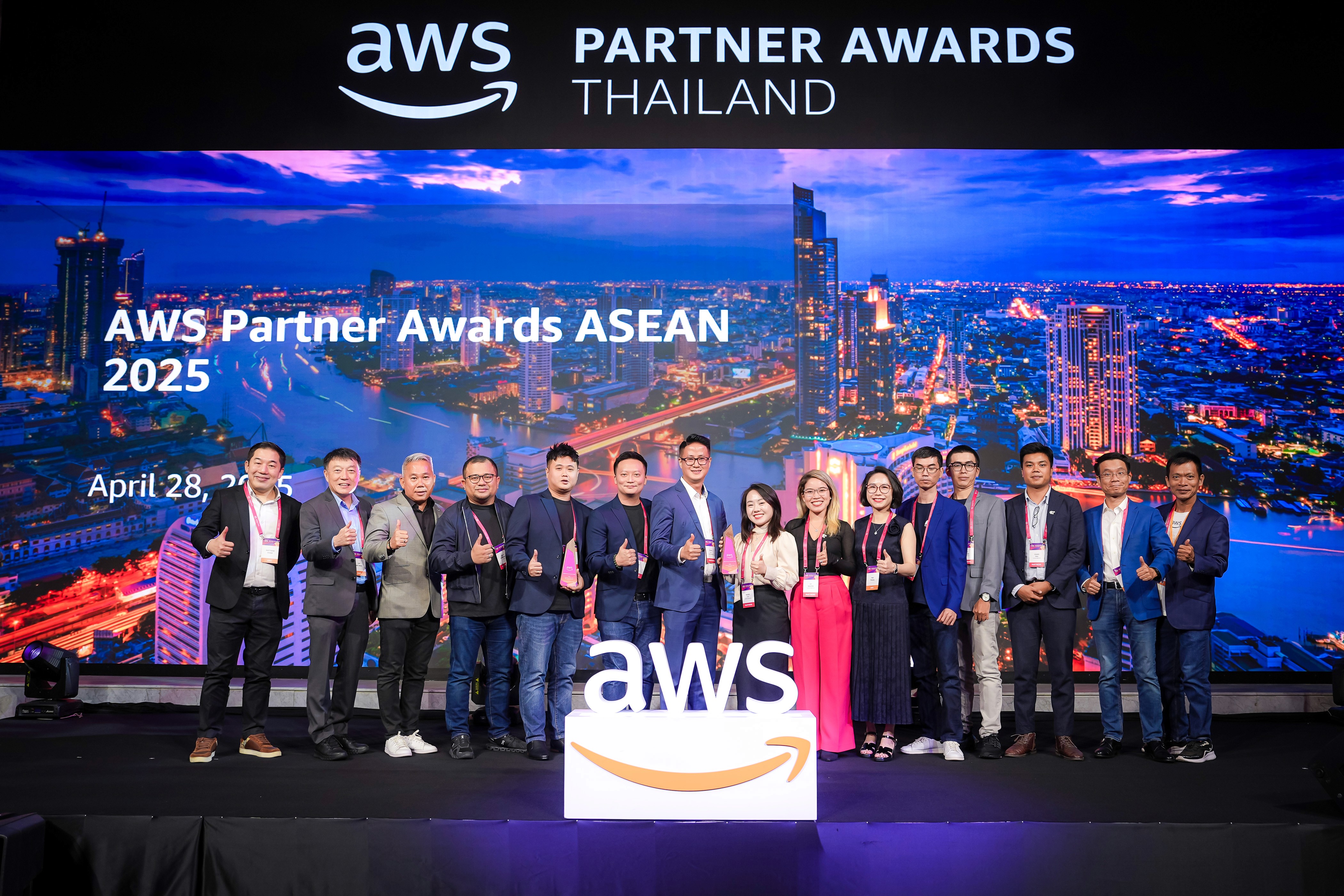 AWS Representatives and delegates at AWS ASEAN Partner Summit 