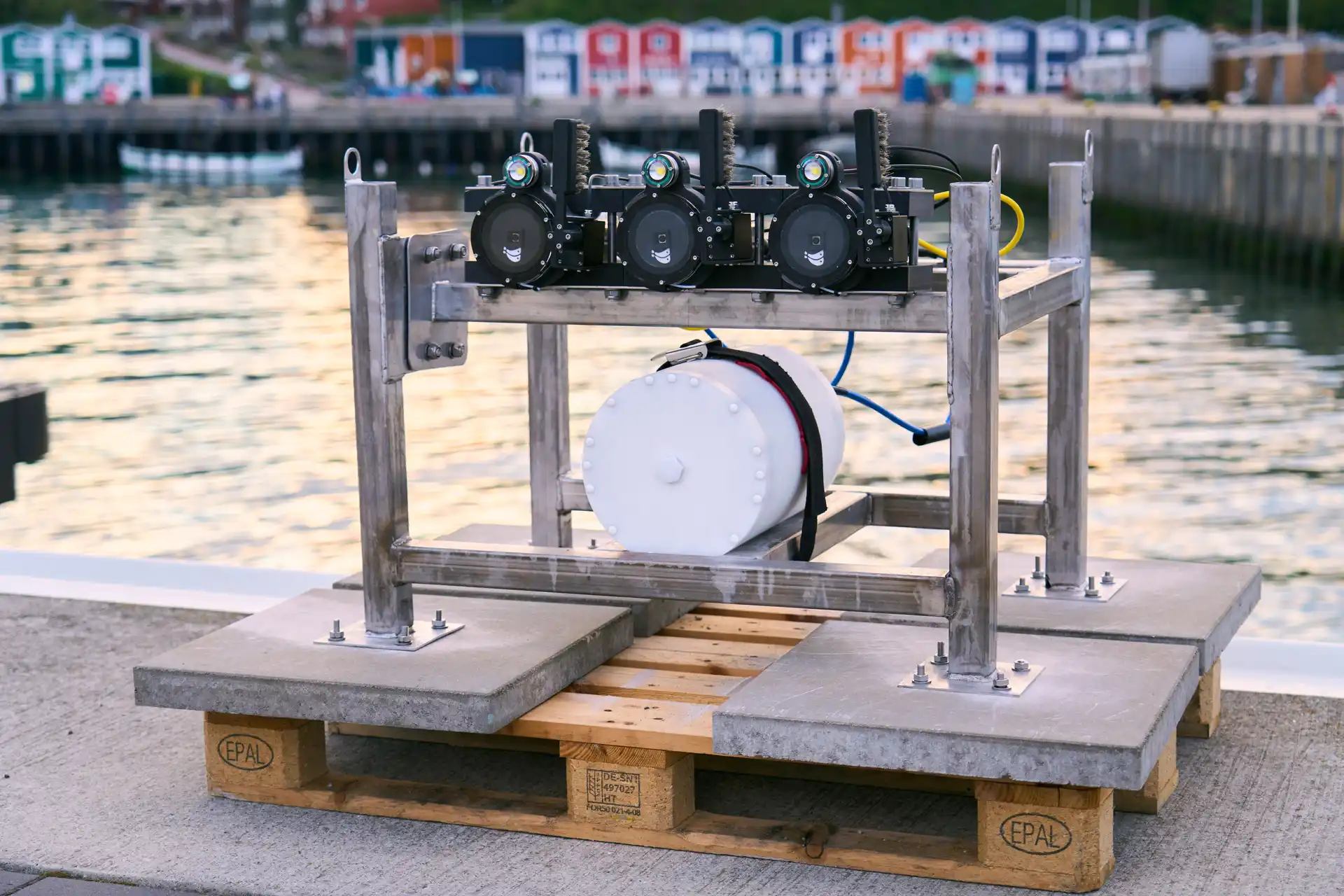 Anemo Stere pair Setup with 3 AnemoLive Cameras on a Lander base structure