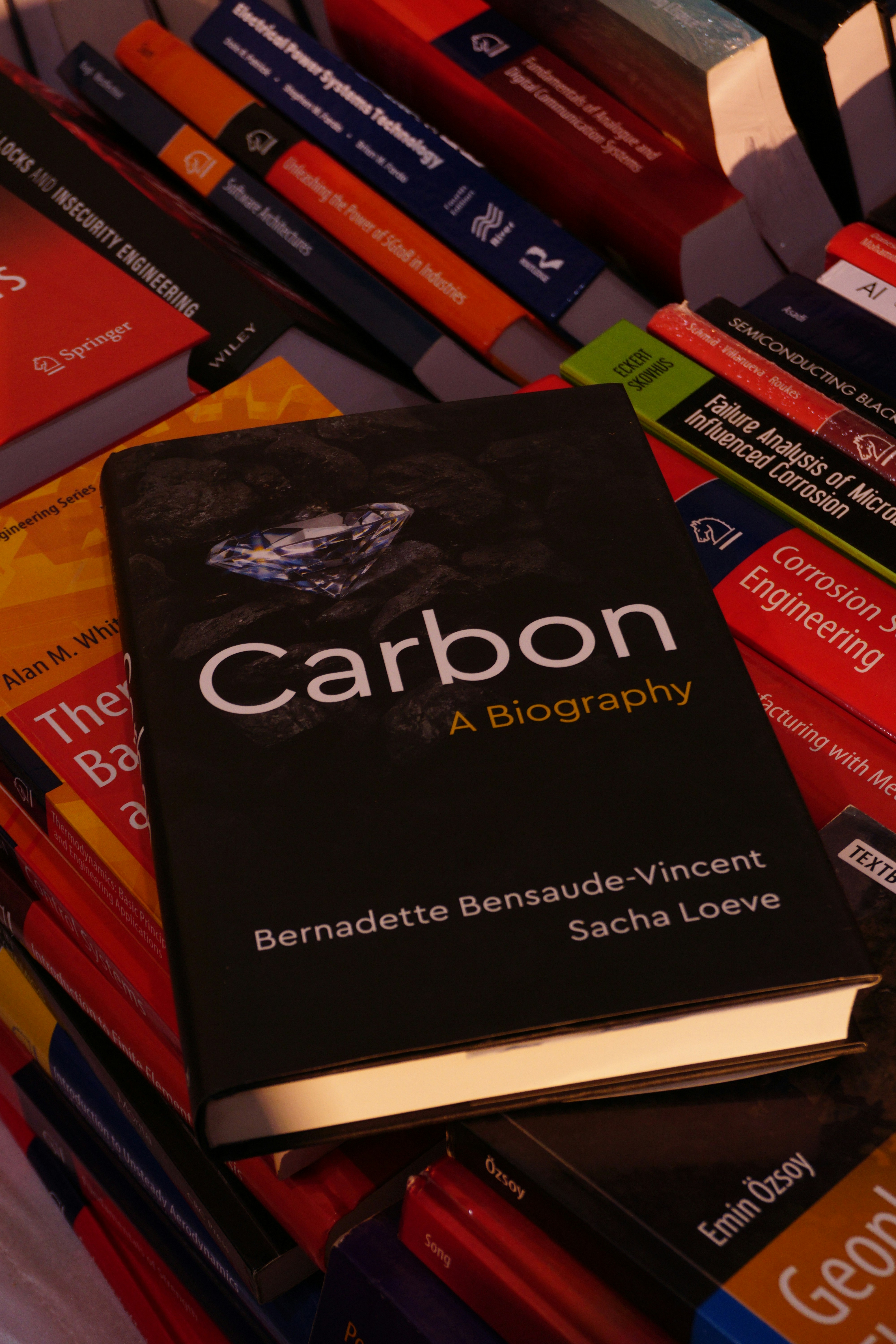 Why Scrollytelling Is Perfect for Explaining Complex Science (And How Scrolly Science Does It)