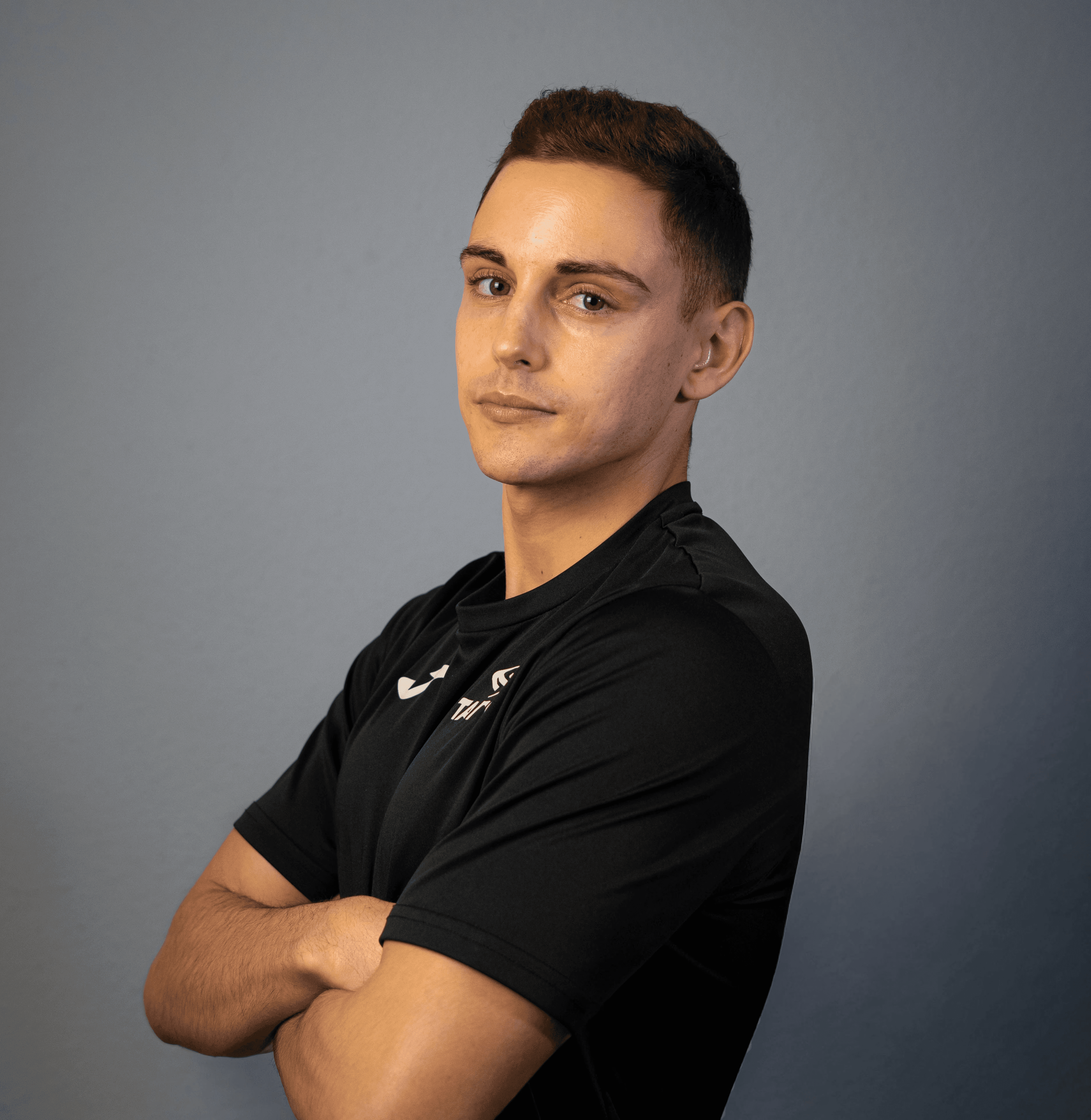 Entrenador personal en Alicante Javier Hurtado especializado en fuerza y transformación física