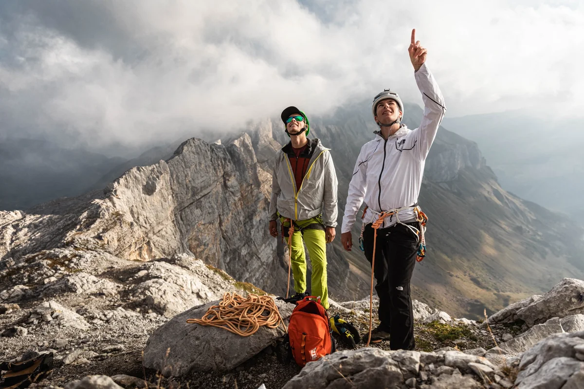 2 alpinists on the summit of a moutain
