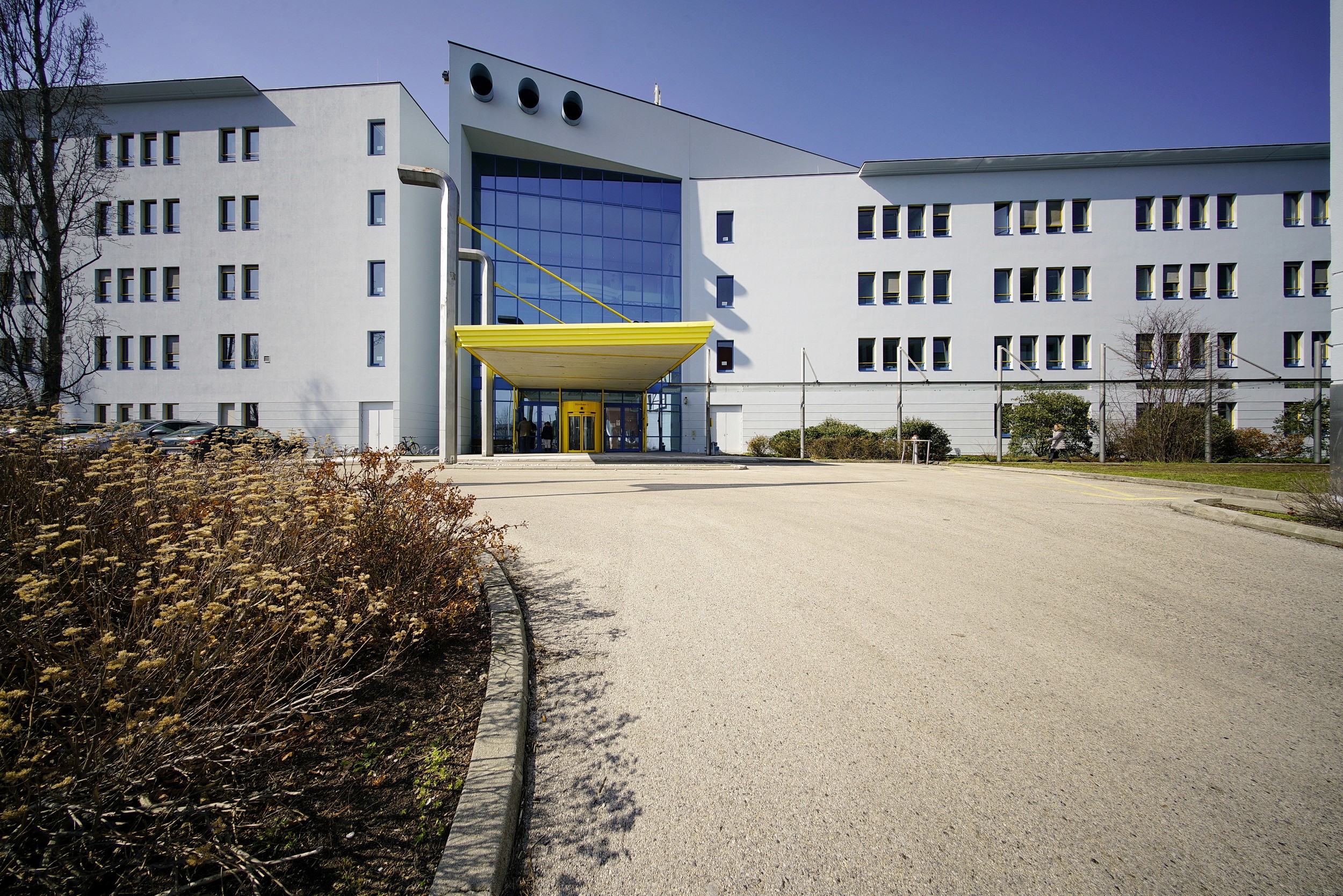 2351, Triesterstraße 14