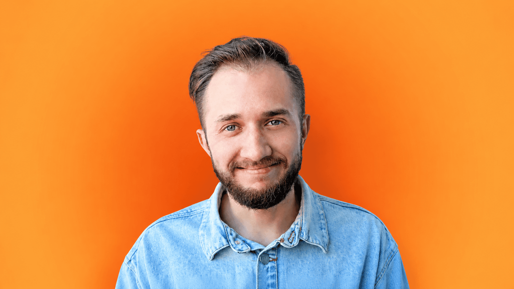 Profile Picture of a American citizen on a Orange Gradient Backdrop