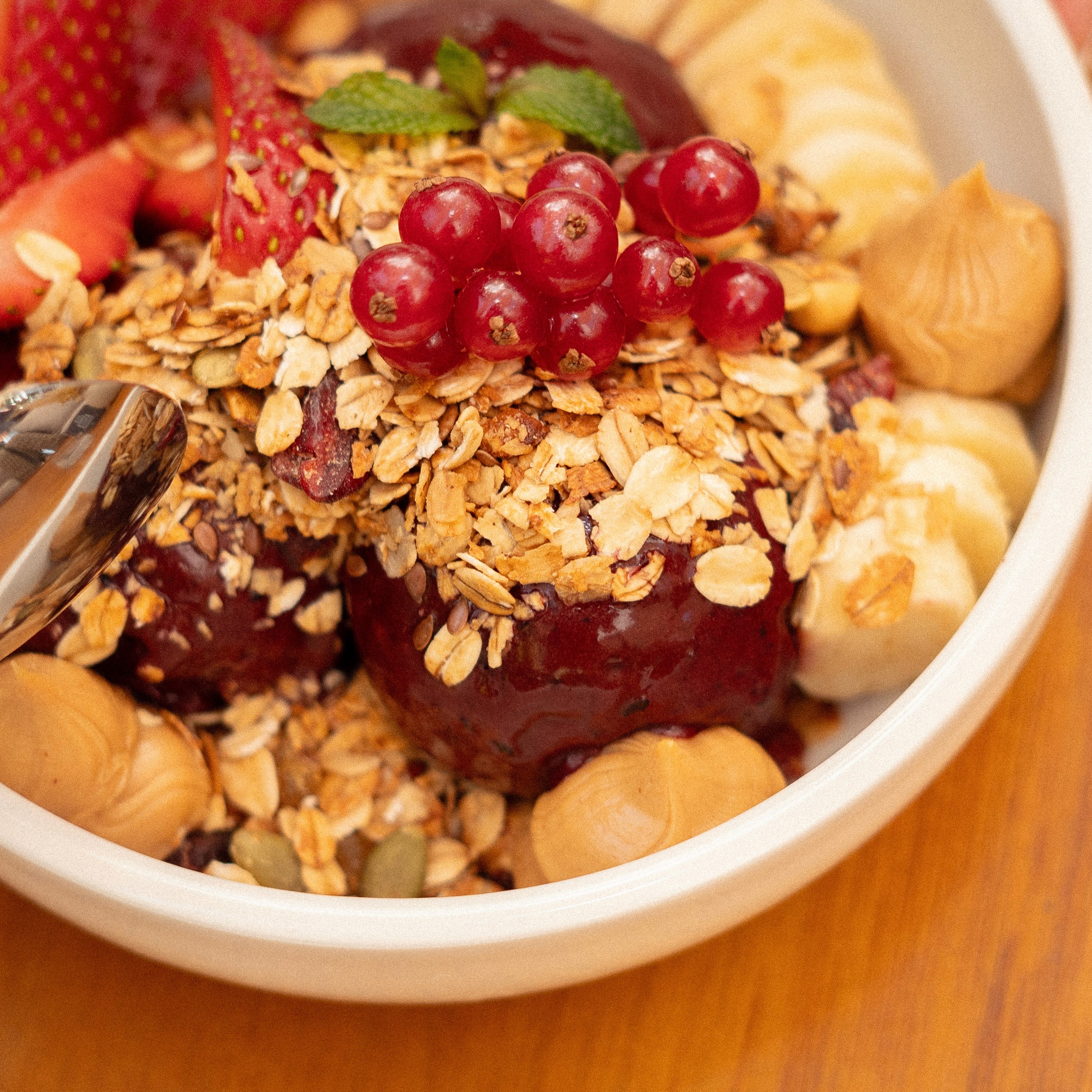 people near TAj Mahal