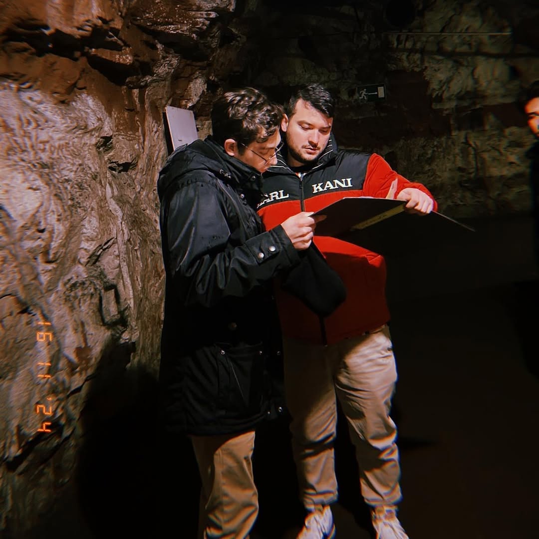 Florian Scurtu und Alexander Roos im Westwallbunker