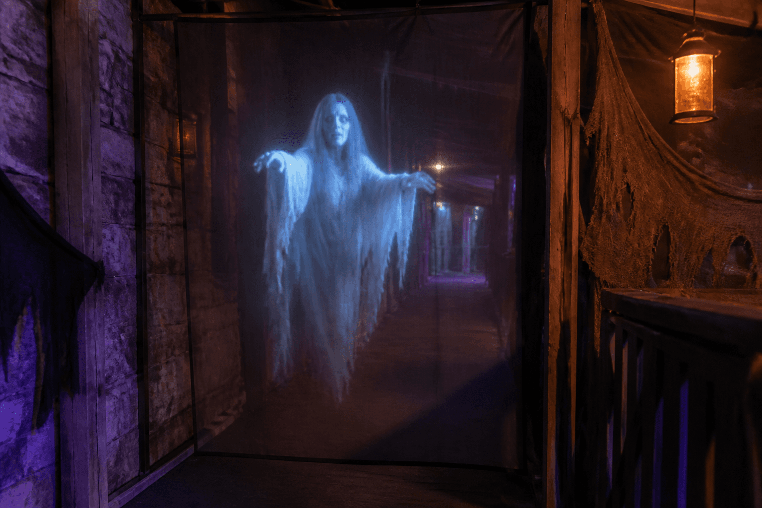Original example of a screen / scrim for Halloween
