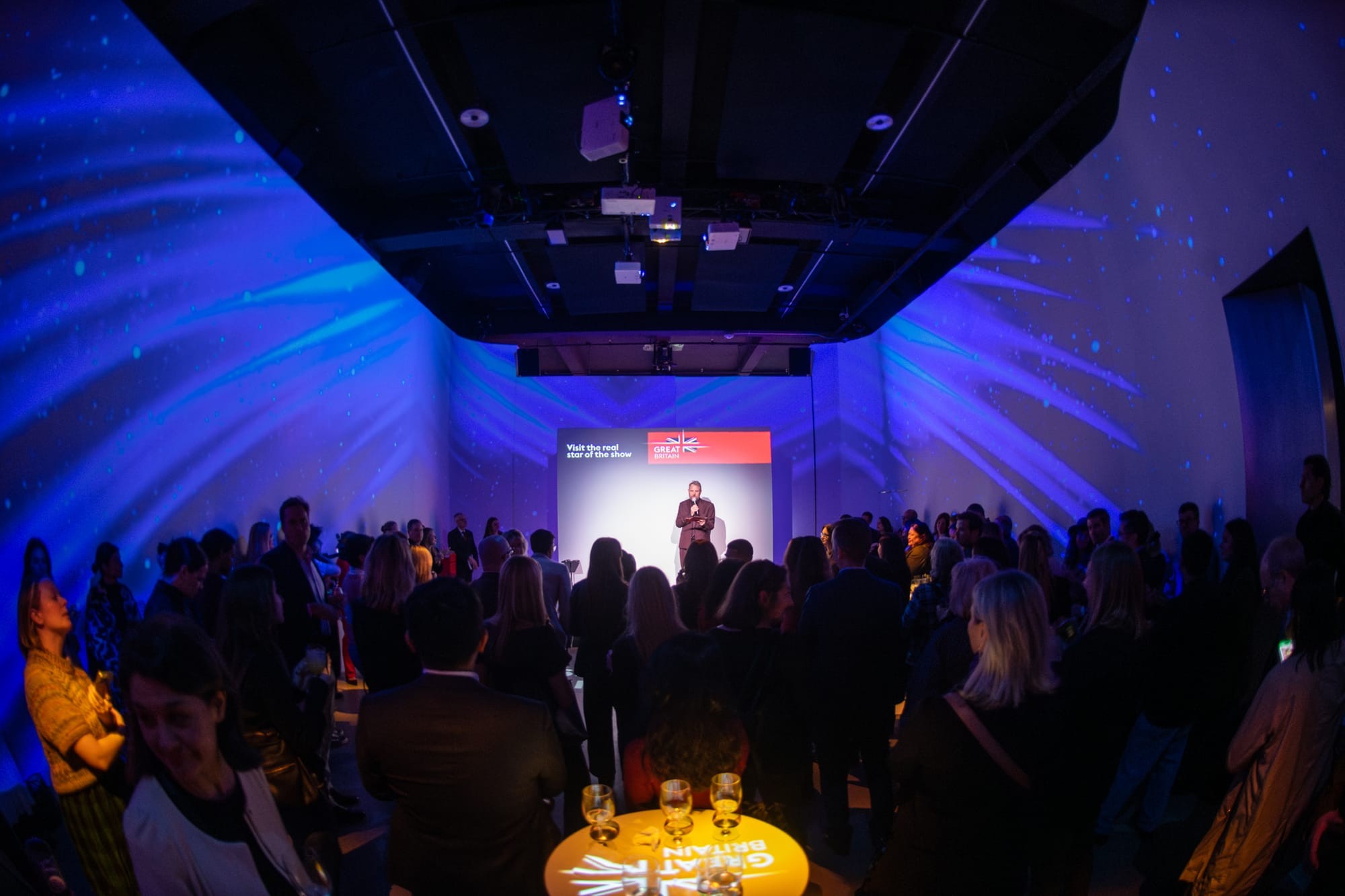 shift-midtown-corporate-cocktail-event-immersive-lighting