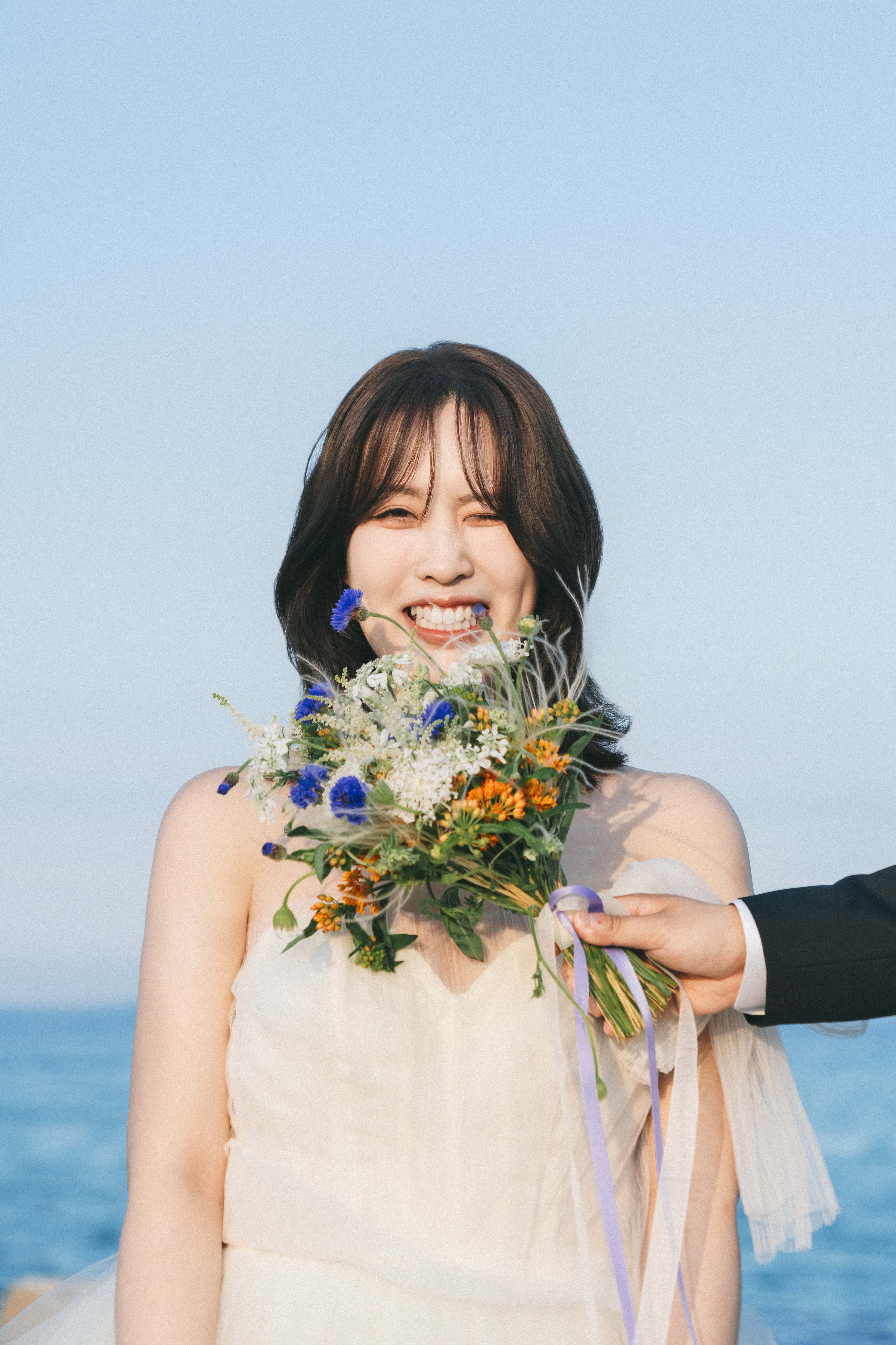 [필름커넥트] 강릉 봄 웨딩스냅 후기 (ft. 5월 유채꽃)| 작가추천 후안스냅