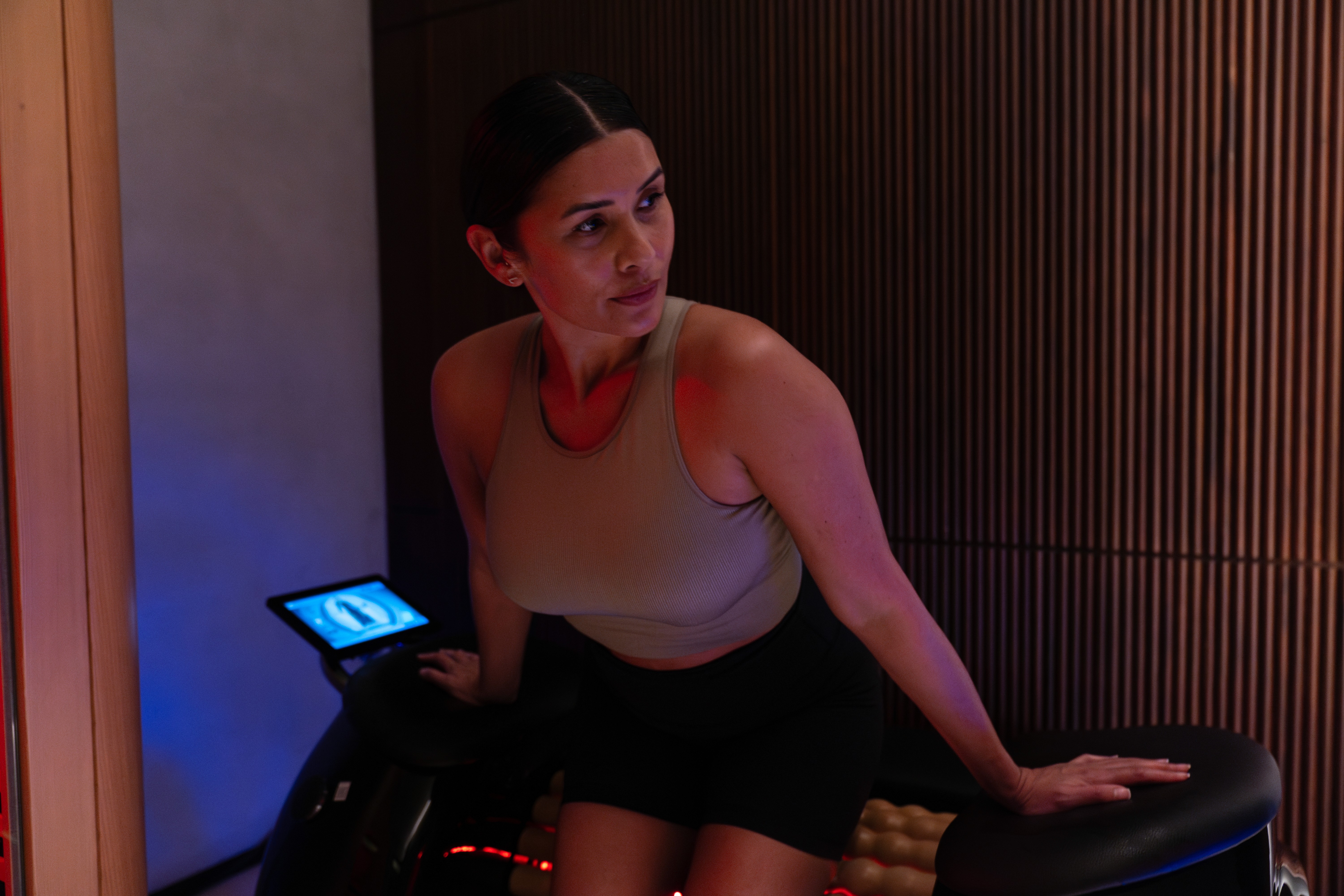 Dubai professionals’ secret: a 30-minute infrared workout that fits any busy day. Get fit, energized, and glowing with this quick wellness hack