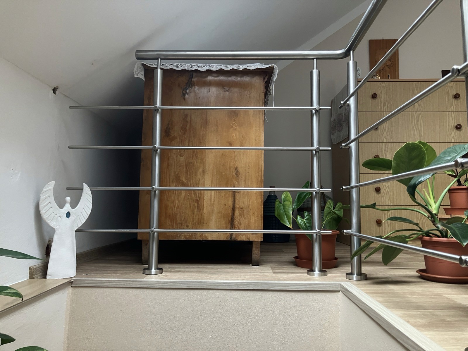 Nerezové zábradlí s vodorovnou výplní