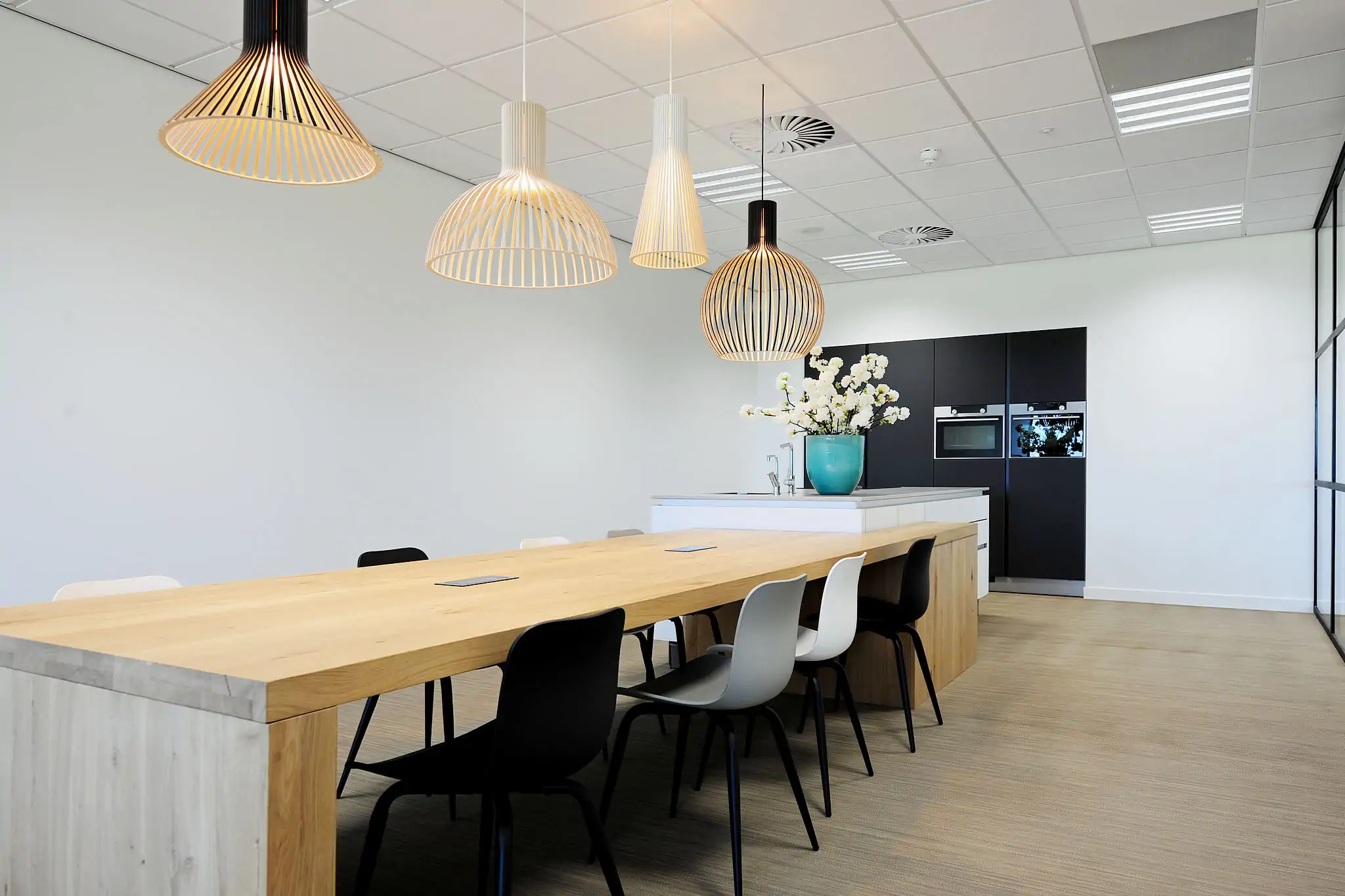 Nieuwe kantoorinrichting Bavinckhouse door Perla