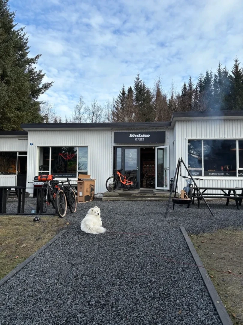 Exterior House Lundur Icebike Adventures Bikerental shop 