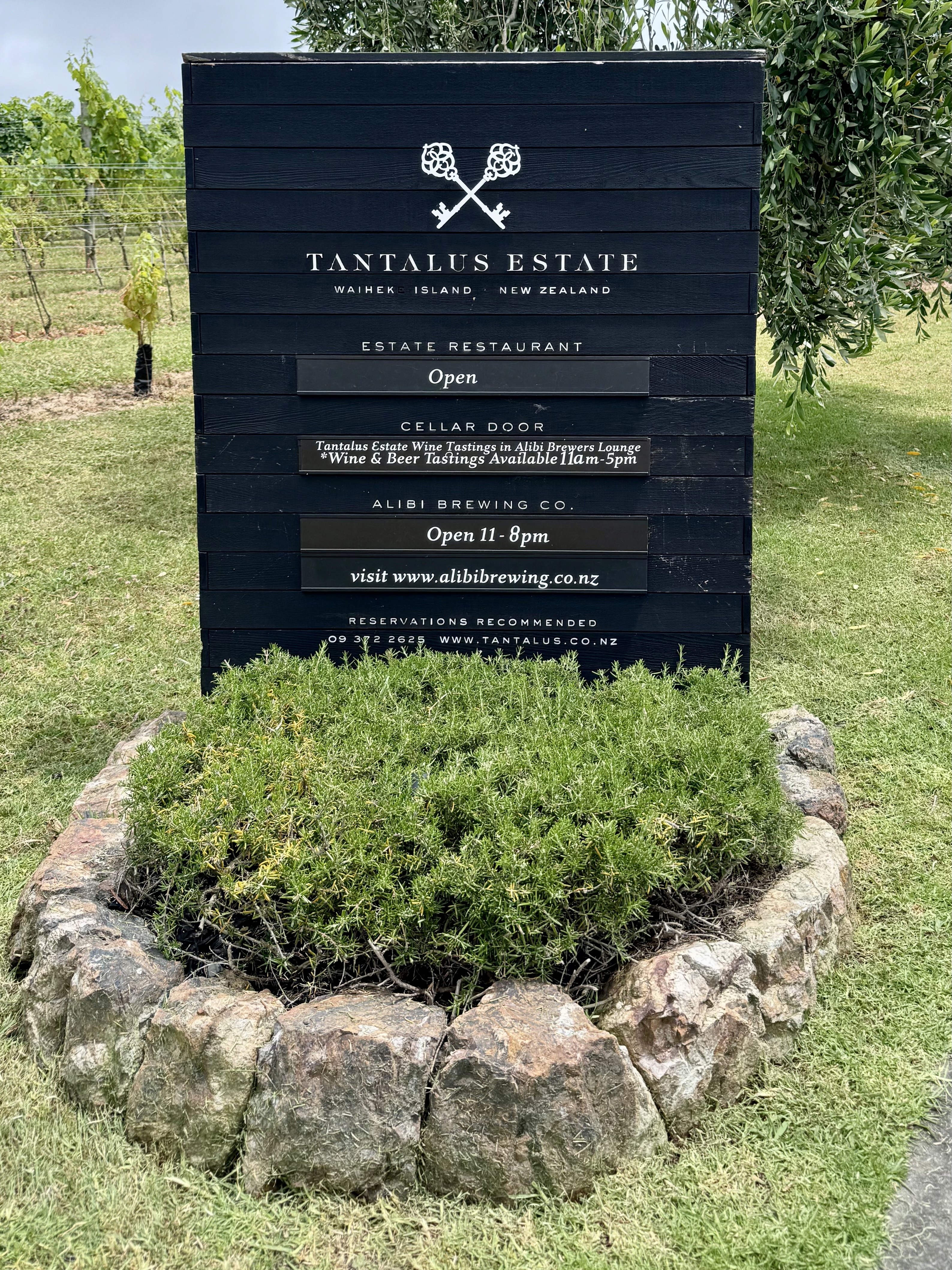 Tantalus Vineyard Entry Board for visitors