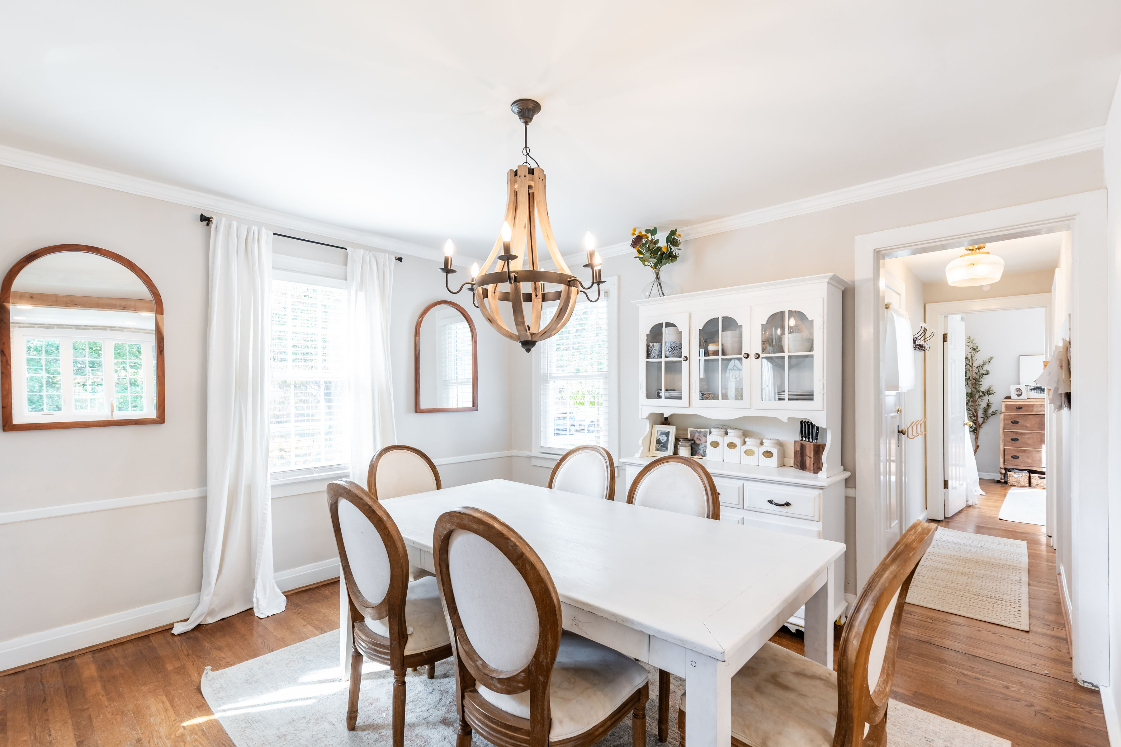 Concetrated triathlete grayscale