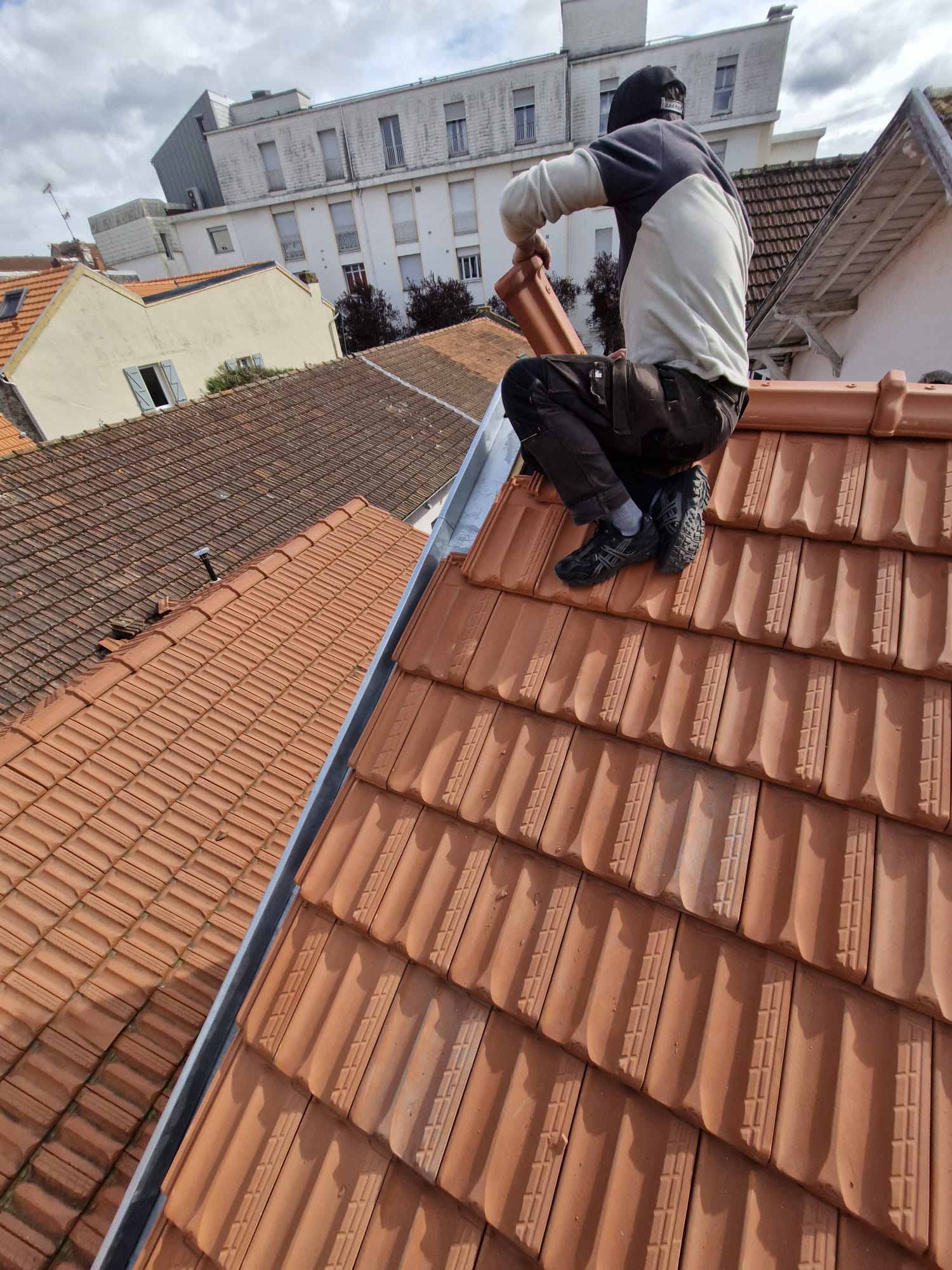 Rénovation d'une toiture en tuile canal sur une maison béarnaise à Pau
