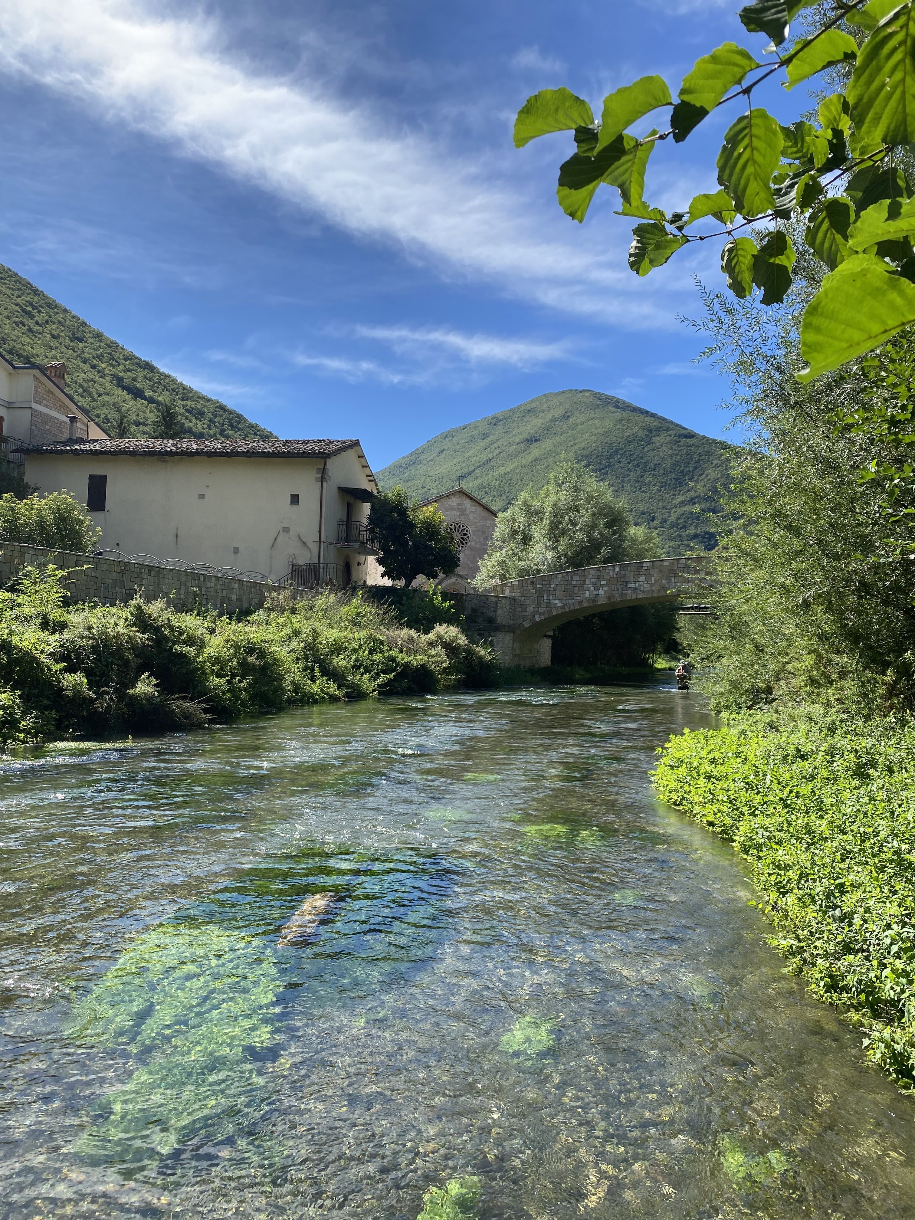 Book your fly fishing trip on the Nera River in Umbria, central Italy. Catch trout in stunning waters and enjoy local gourmet food and wine. Learn advanced fishing techniques from expert guides. An ideal Italian fishing and culinary adventure.