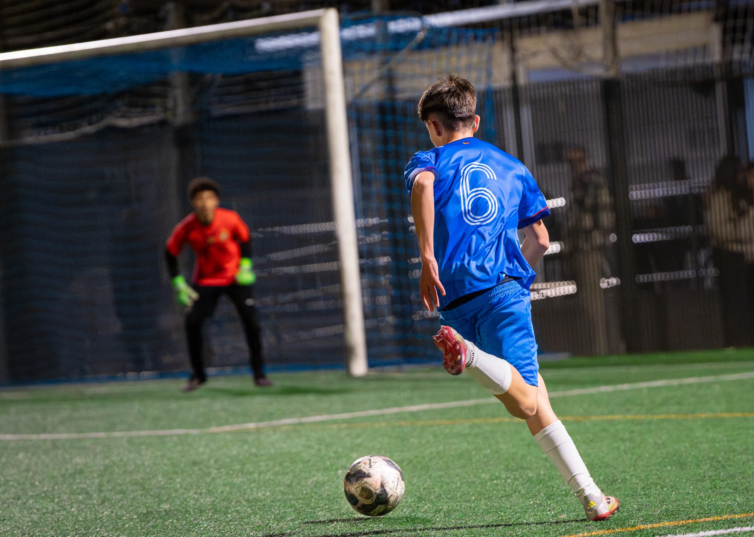 Momento de juego del Club Terlenka Sub-14 A en entrenamiento de fútbol Barcelona 2026, foto de Nolan Pardo