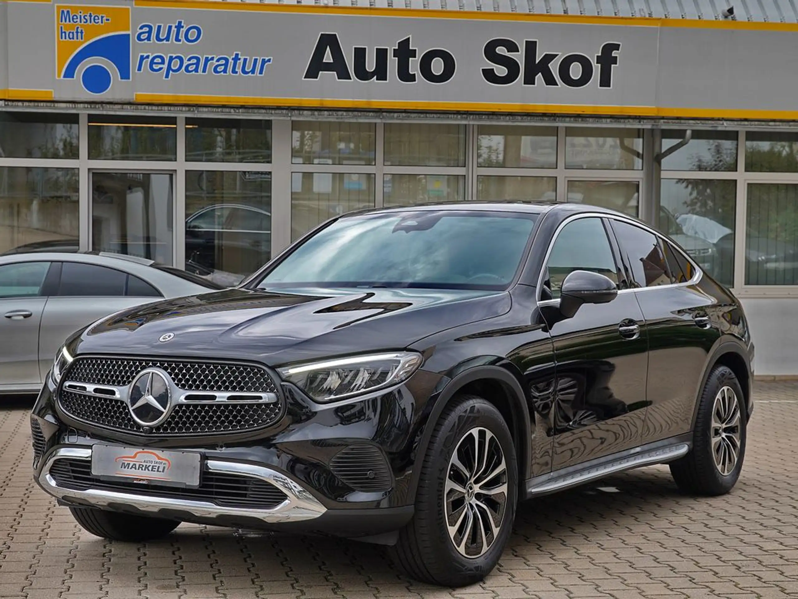 Mercedes-Benz GLC 220 d 4MATIC Coupé Avantgarde | PANO | DISTRONIC | AHK | MBUX | 16tkm