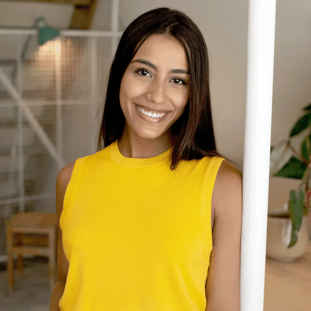 Mulher cliente da Energia Solar por Assinatura da Matrix