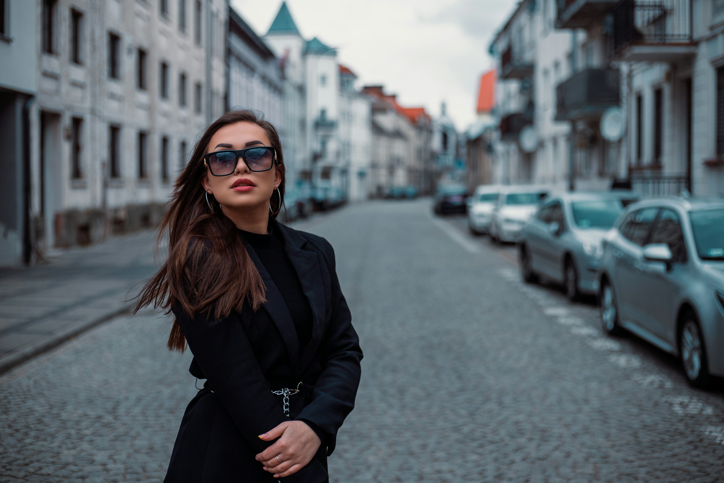 Lady Wearing Sunglasses - Fashion Tips