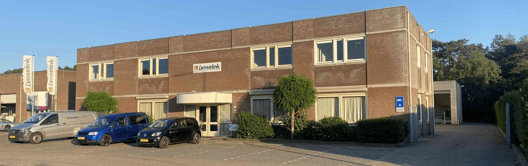 Lenselink bedrijfspand
