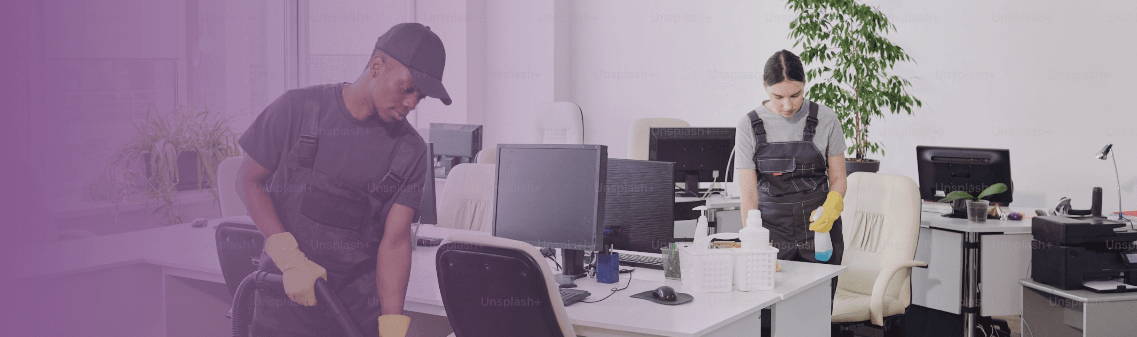 Uklízecí pár v kanceláři