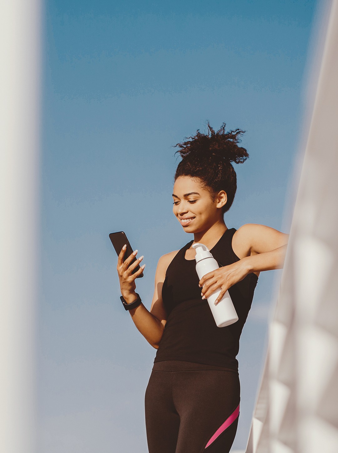 a computer screen with a blue background