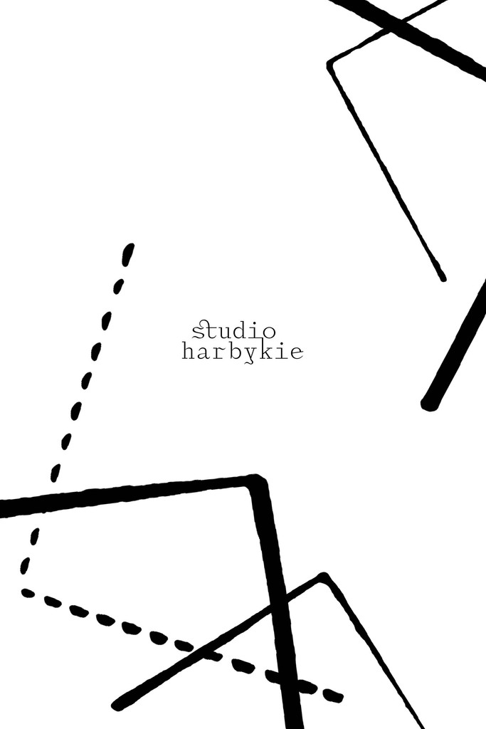 Packaging du restaurant Au fil du goût avec identité visuelle claire et design graphique épuré.