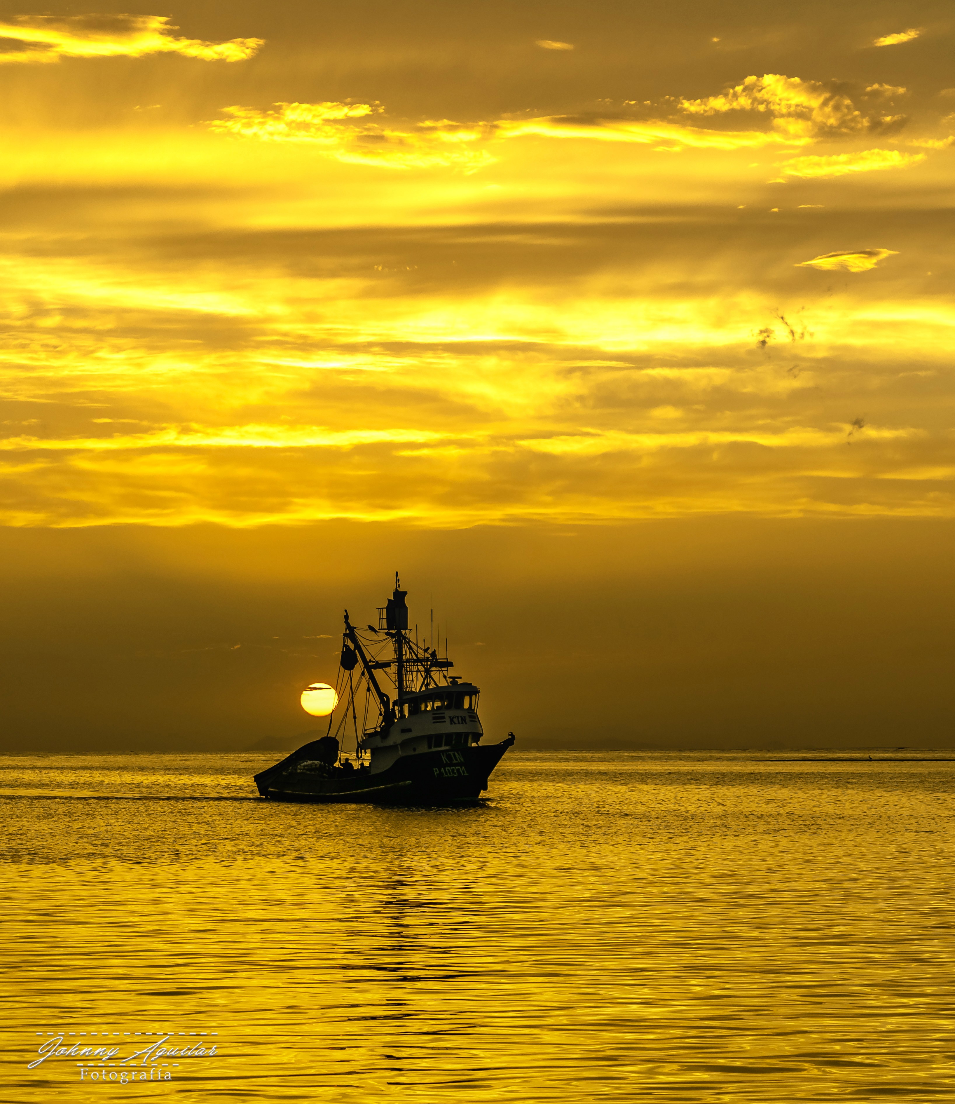 Longline fishing vessel