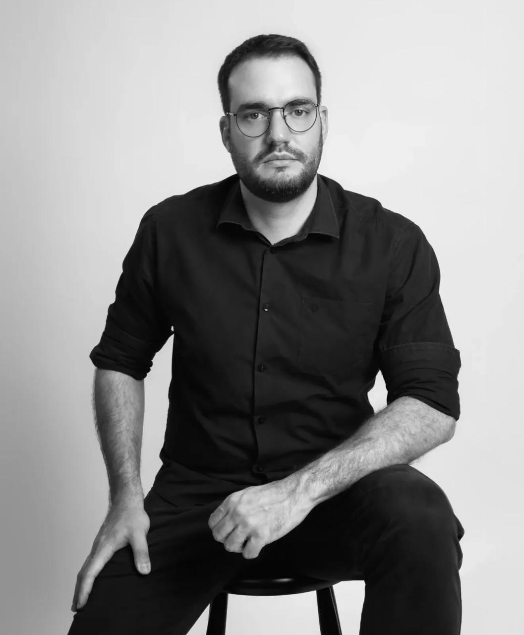 Image of a rapper with headphones (Background Removed)