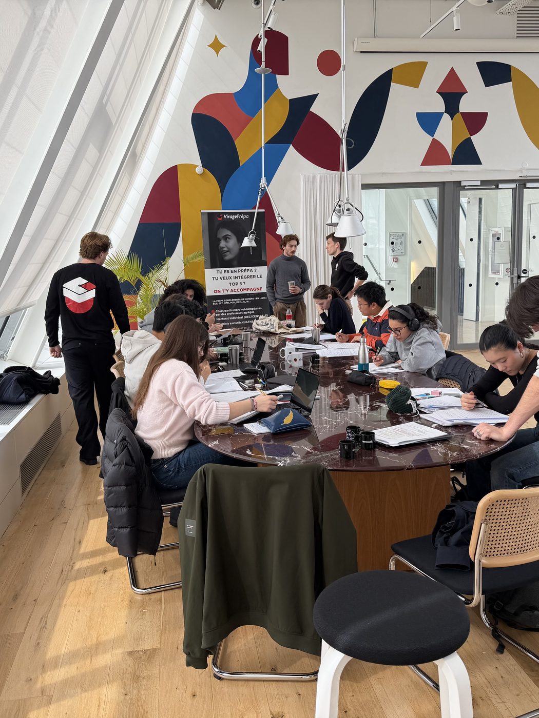 Des élèves ViragePrépa réunis pour une session de travail