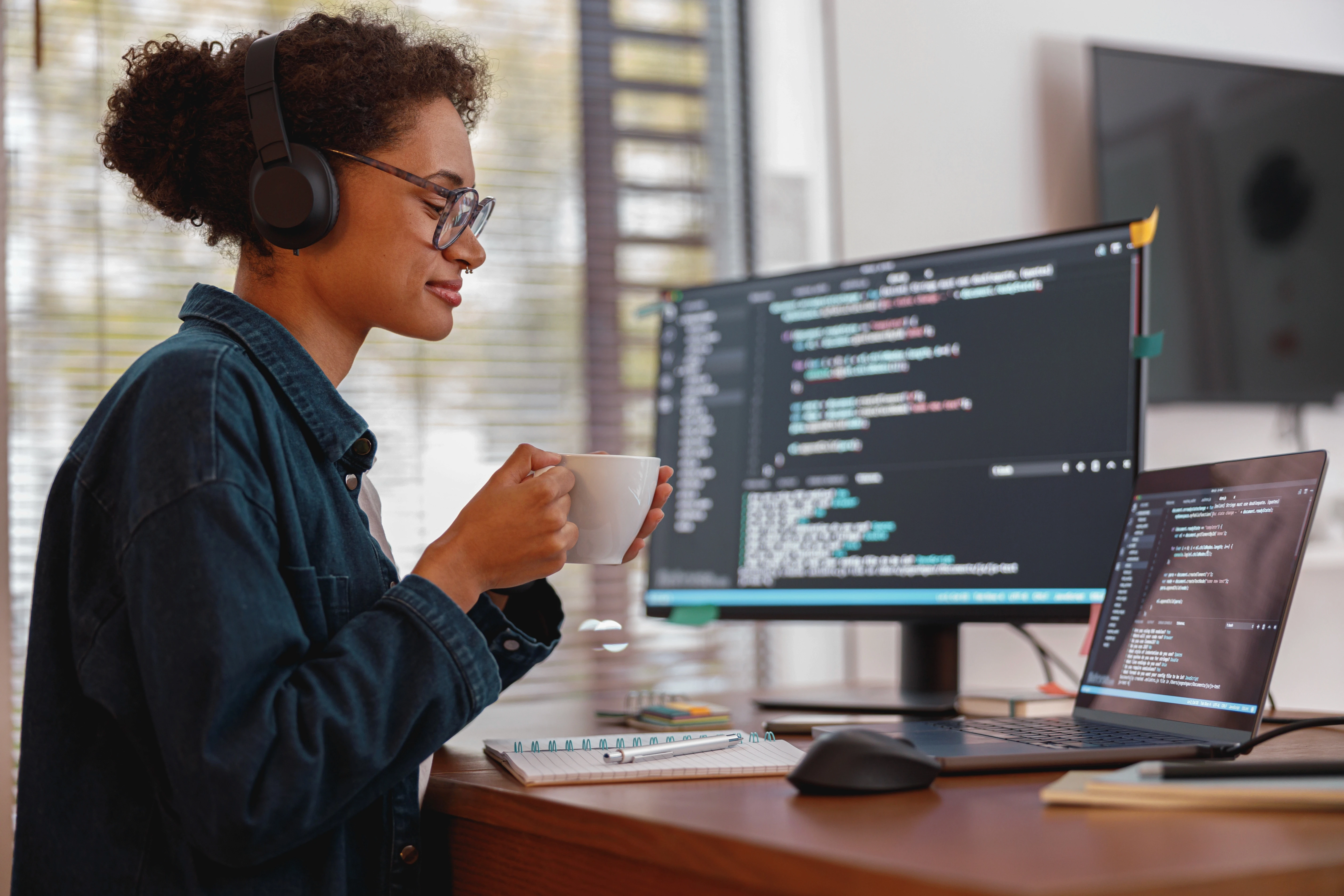 Woman working on the front-end of a site 