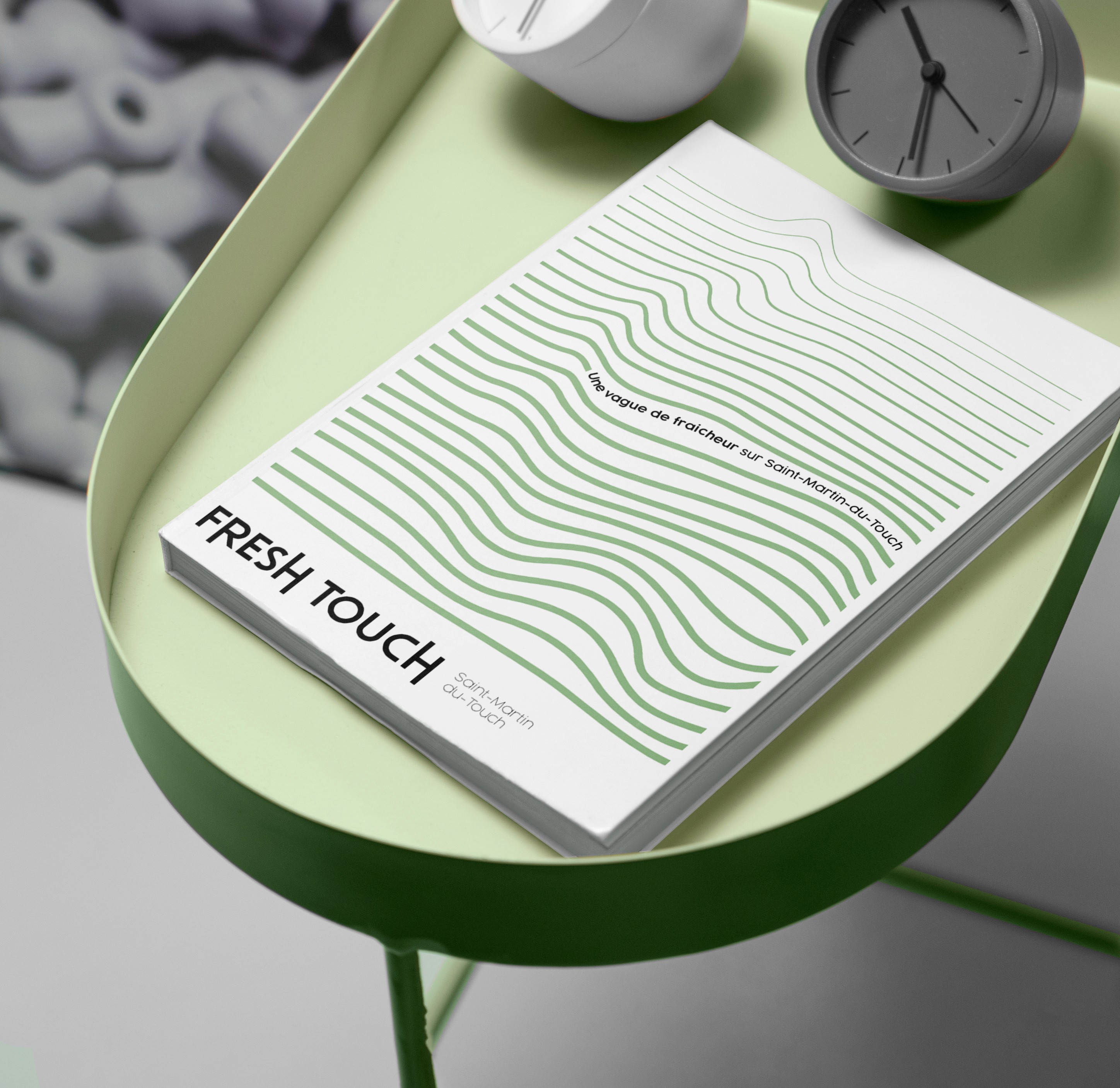 Couverture de la plaquette commerciale Fresh Touch, design fluide, logo et couleurs pastel