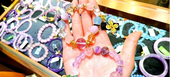 Jewelry & Accessories