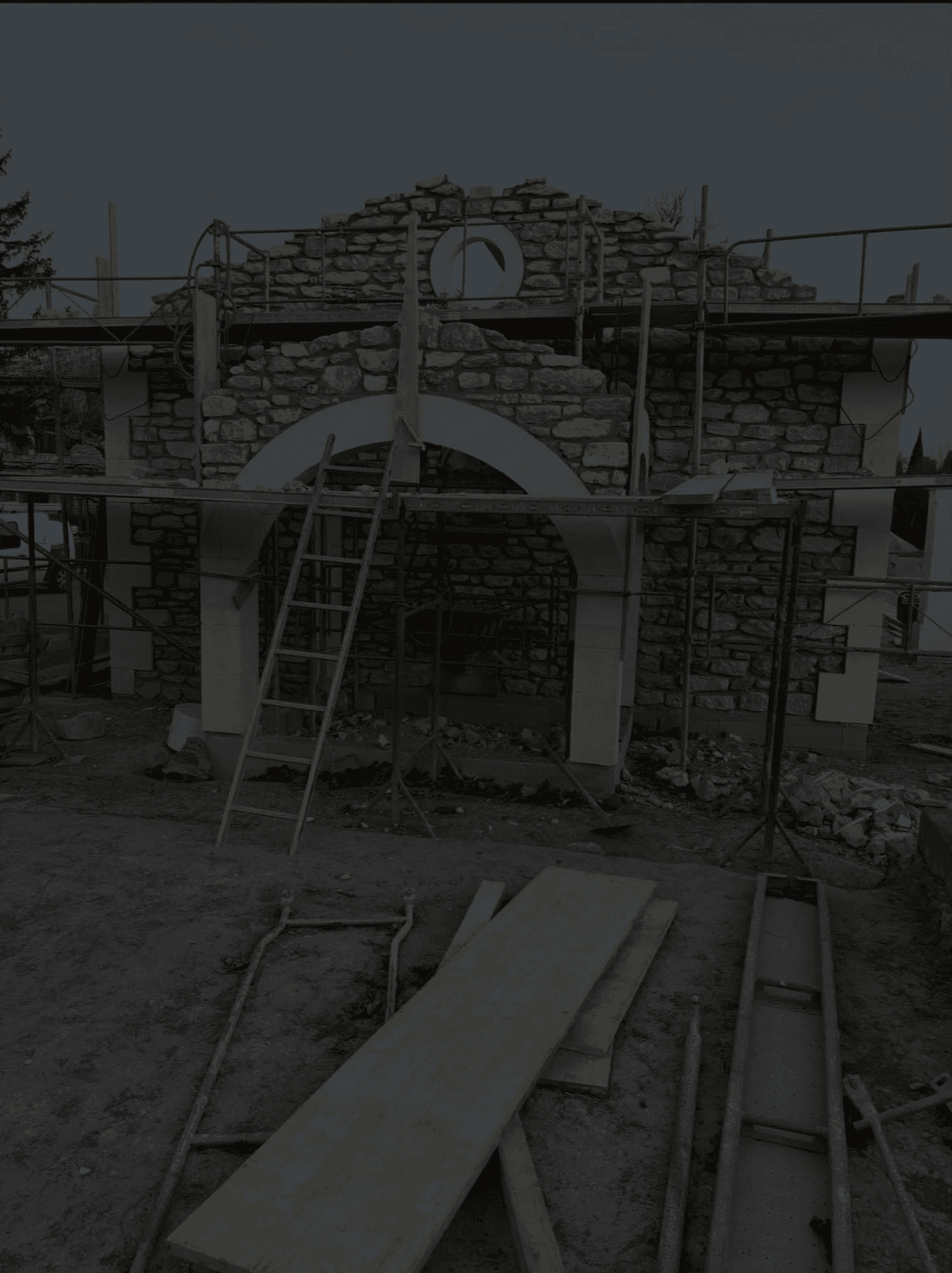 Service d'extension et de taille de pierre proposé par Daumas Maçonnerie