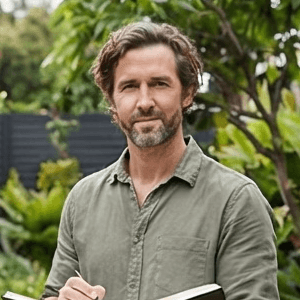 Portrait photo of a real estate professional giving a testimonial about Vistare’s AI-powered visuals