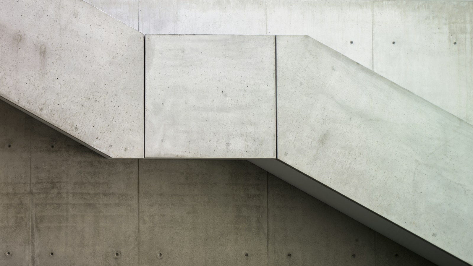 Concrete stairway and balustrade