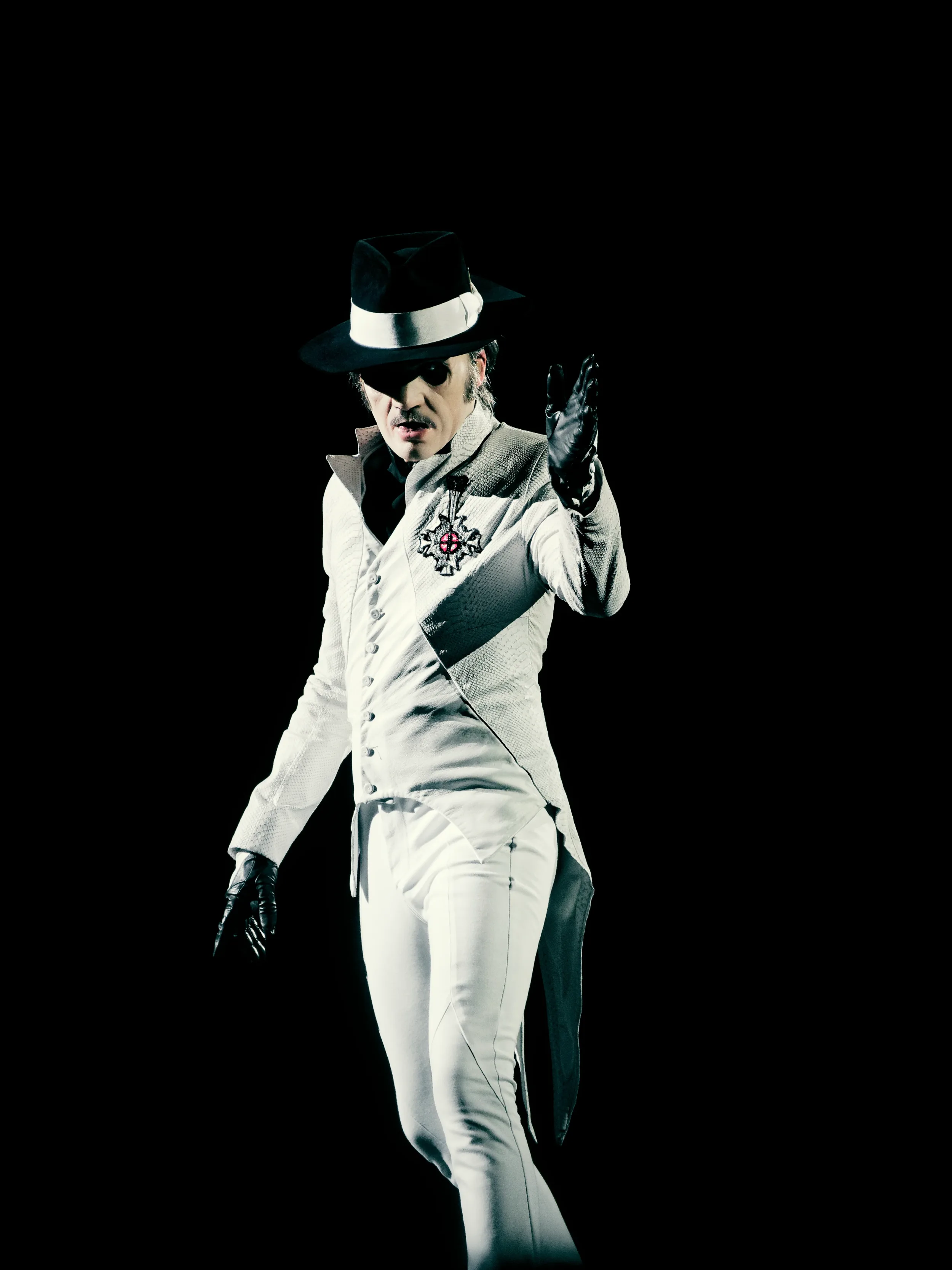 Photographie précise de l'ambiance particulière du concert de Ghost, groupe de métal suédois