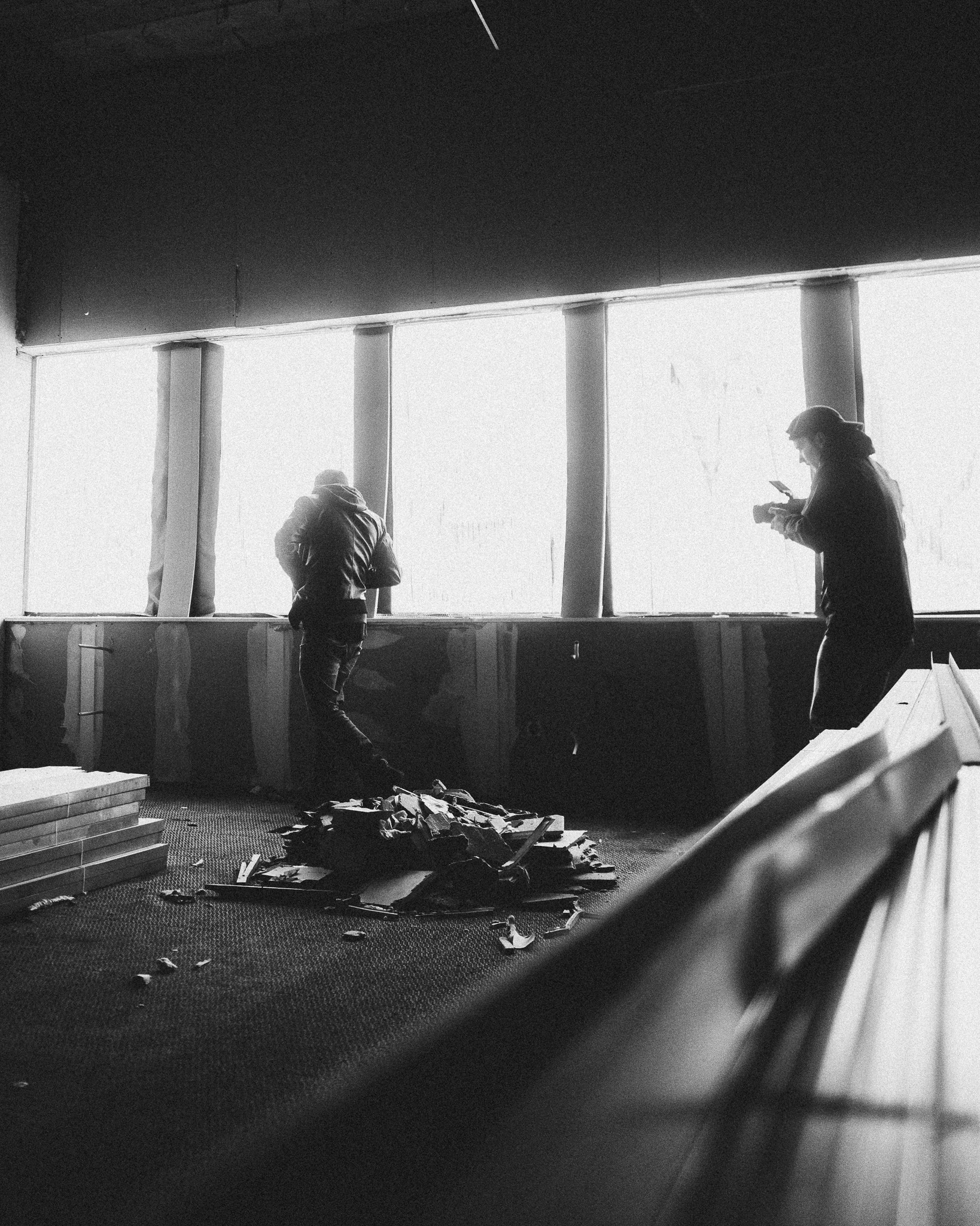 nash videodreh in dresden, vidyofilms proction on set, black and white