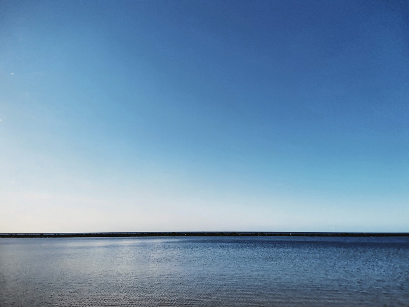 The sea with blue sky