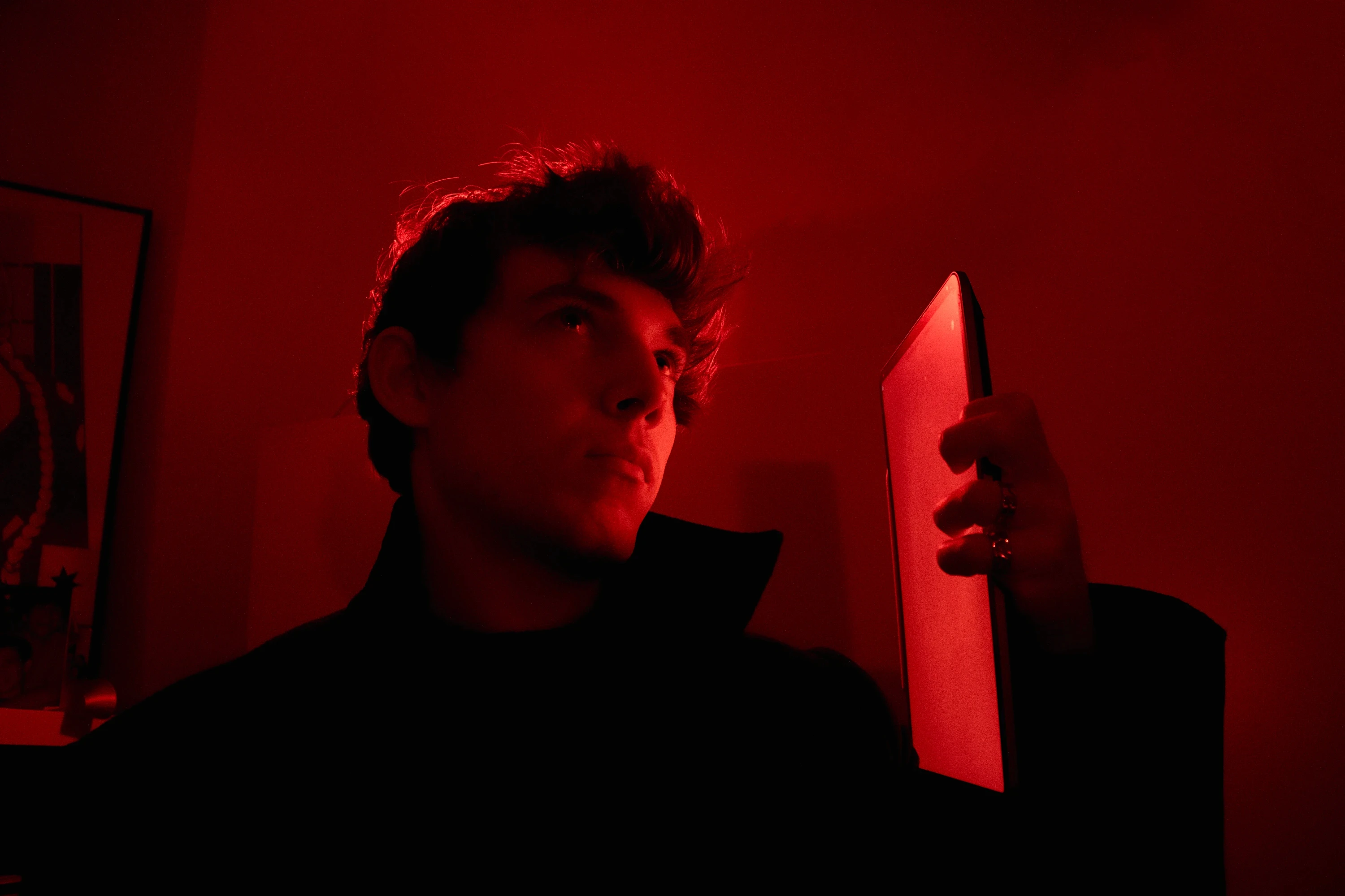 Portrait of Lennart Ahlfeldt (LennArtWorks), a graphic designer and illustrator.